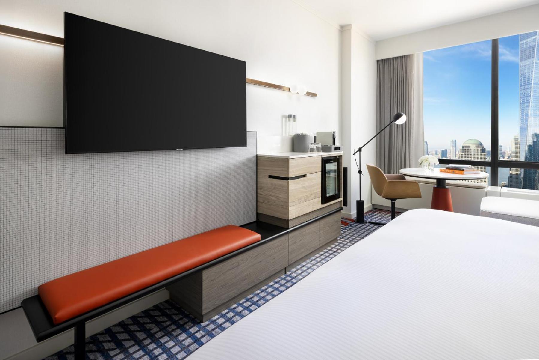 Premier King - Hudson River View - High Floor photo 2