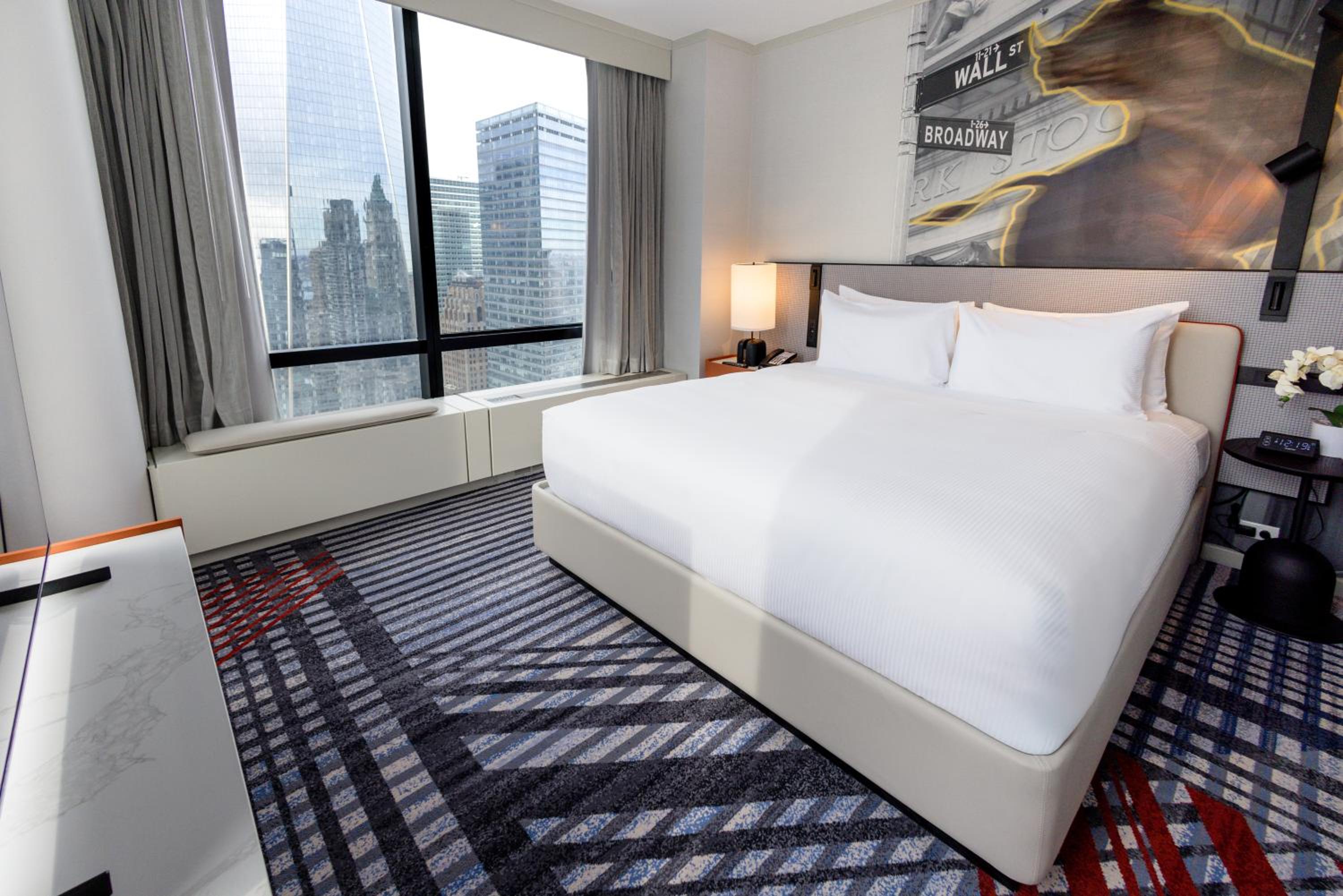 Corner King Junior Suite - Hudson River View - High Floor