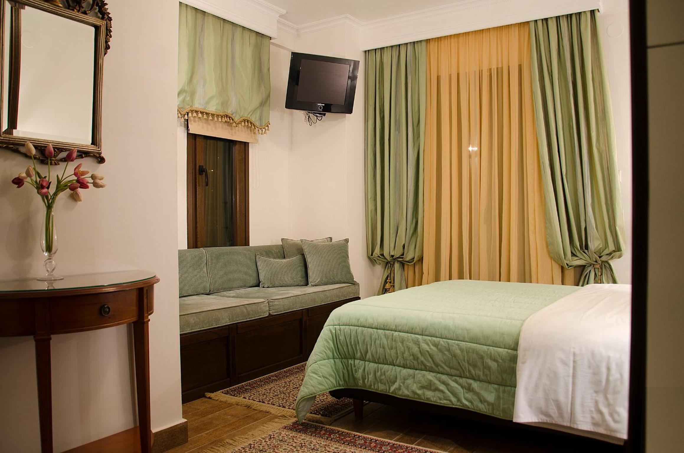 Double Room with Lake View photo 2
