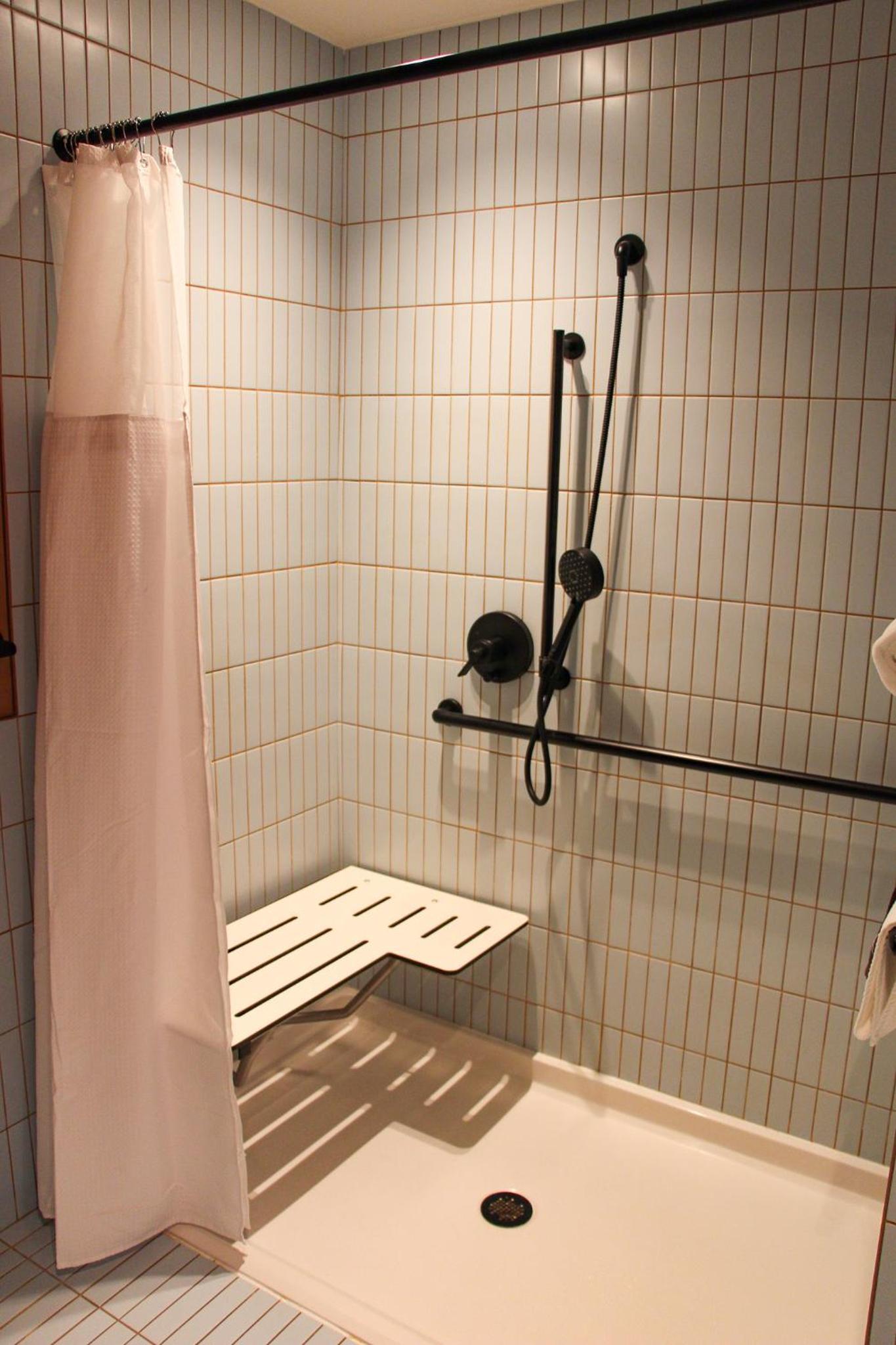 Queen Room - Disability Access
