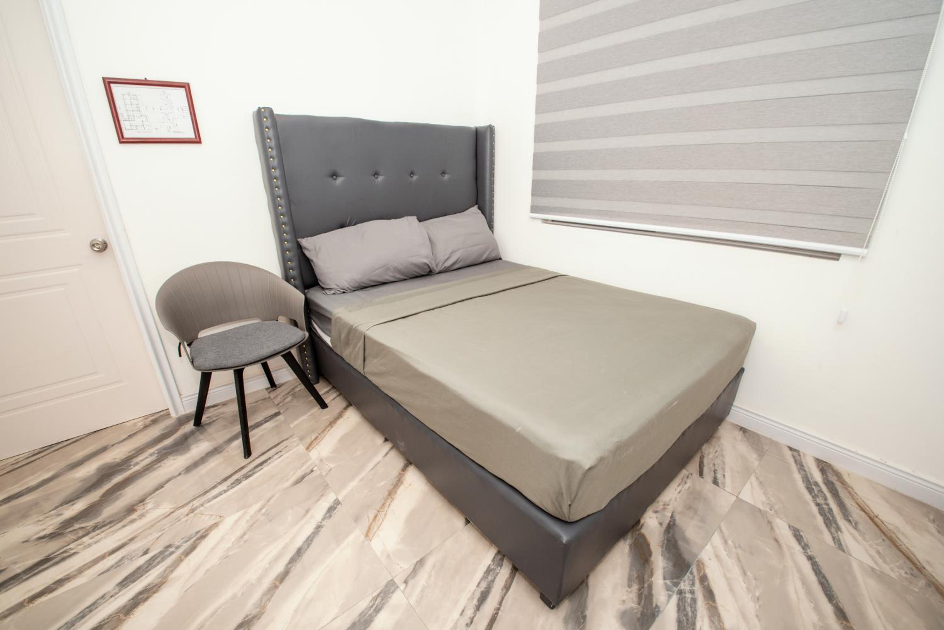 Single Room photo 3