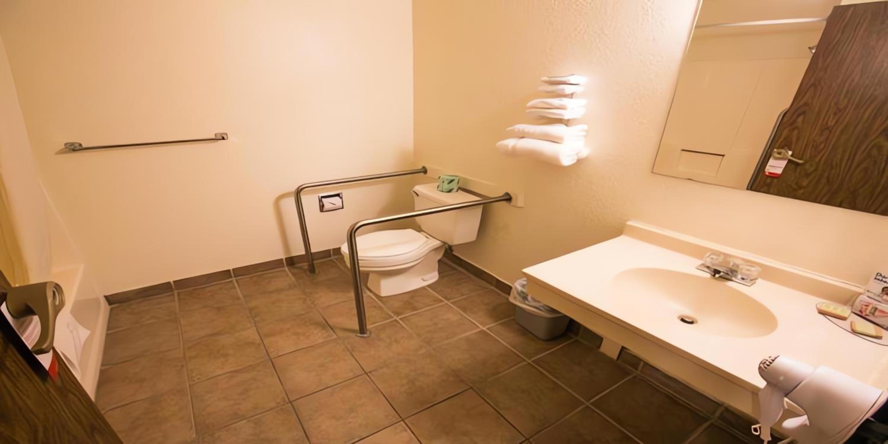 Queen Room - Disability Access/Non-Smoking - Photo 6