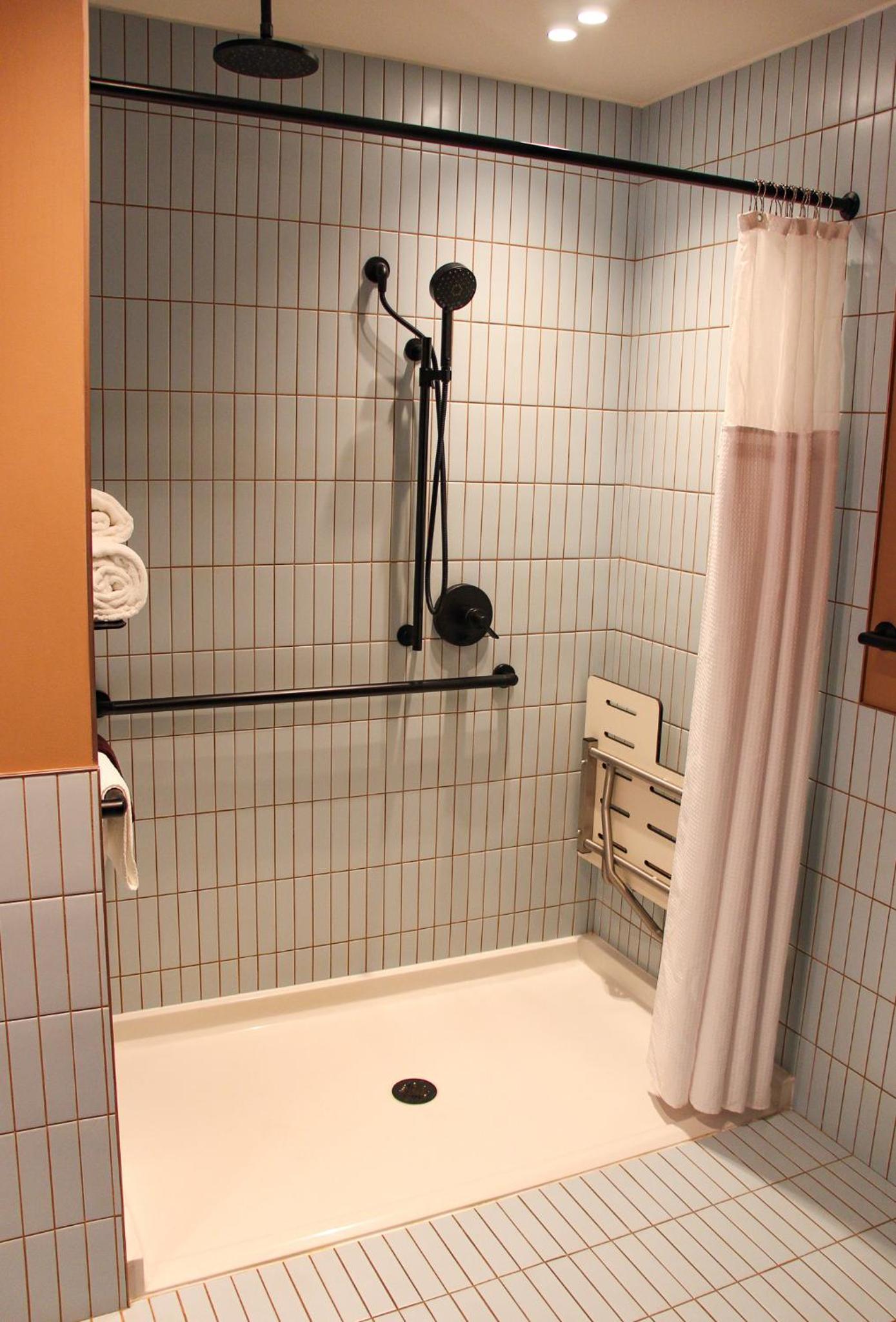 King Room - Disability Access photo 2