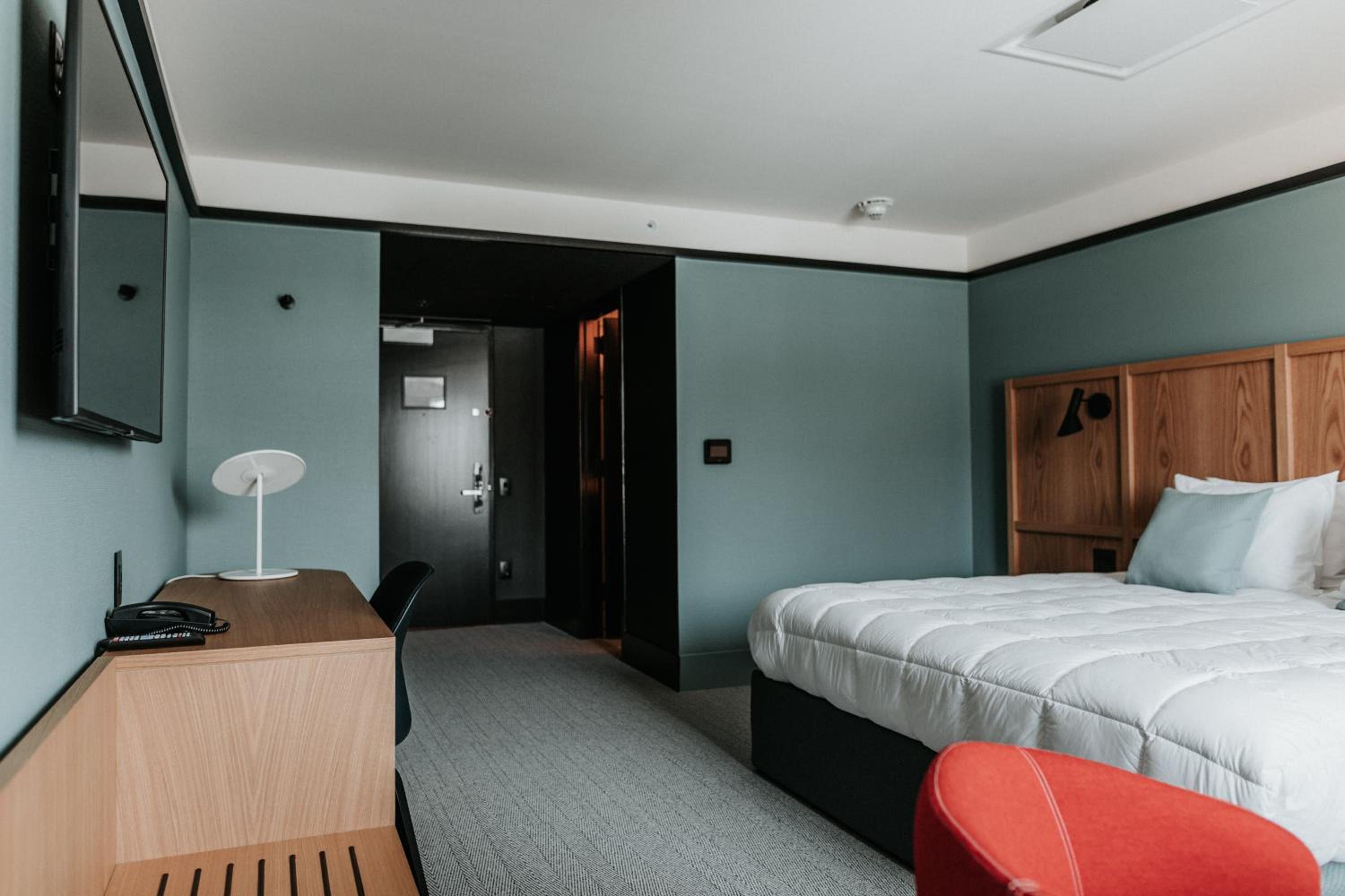 Standard King Room photo 2
