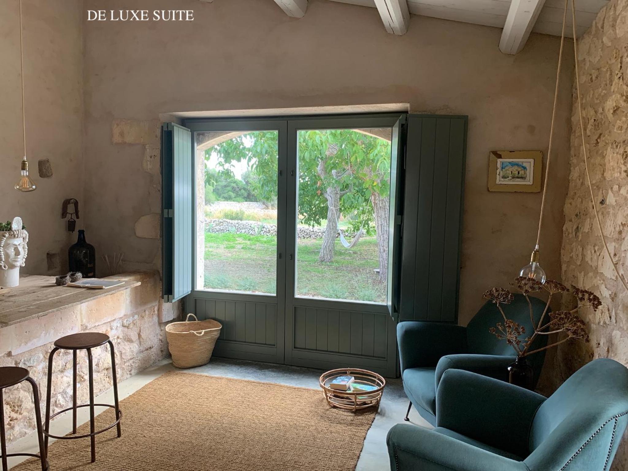 Deluxe Suite with Spa Bath