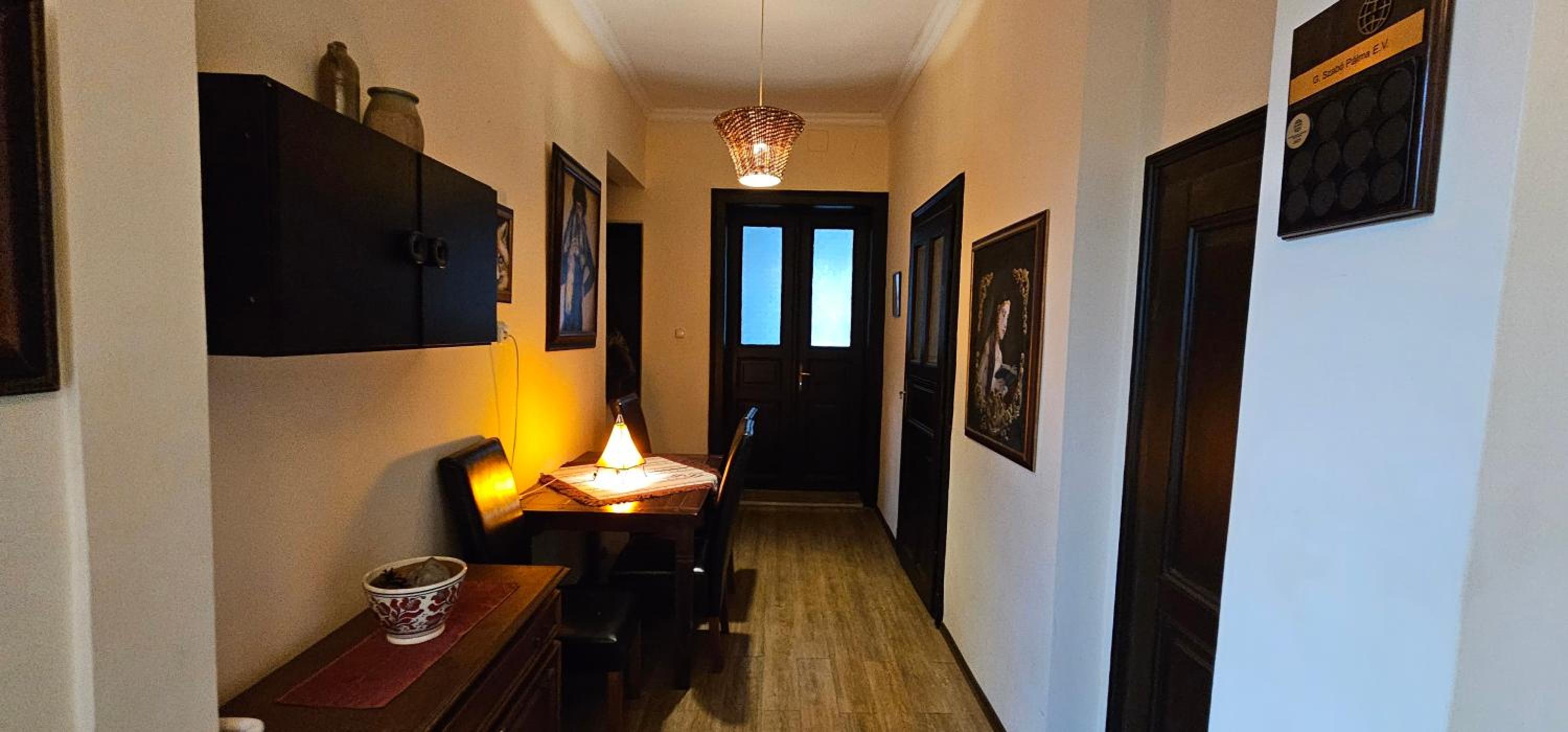 Three-Bedroom Apartment - Photo 10