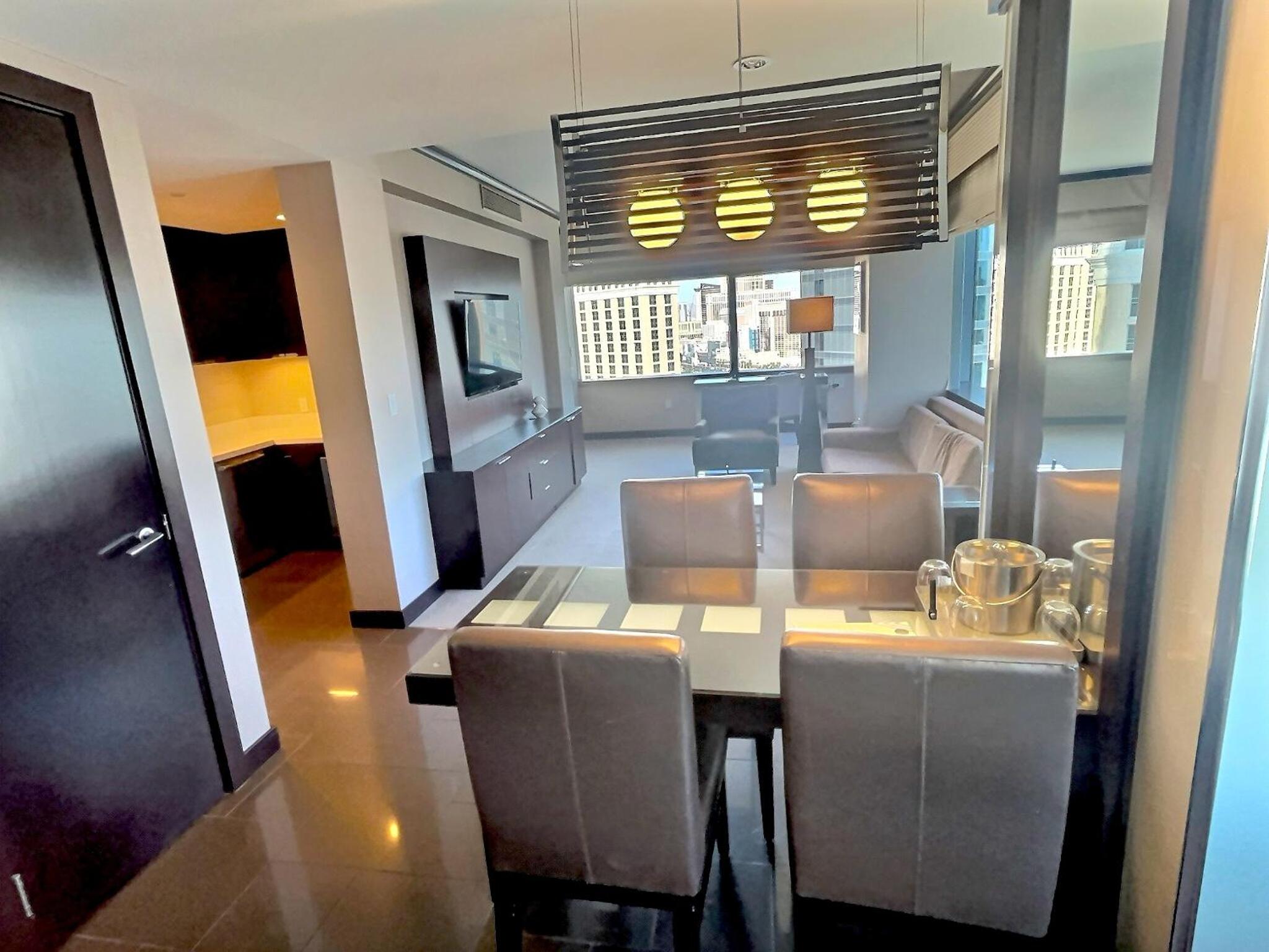 Executive Corner 1BR Suite