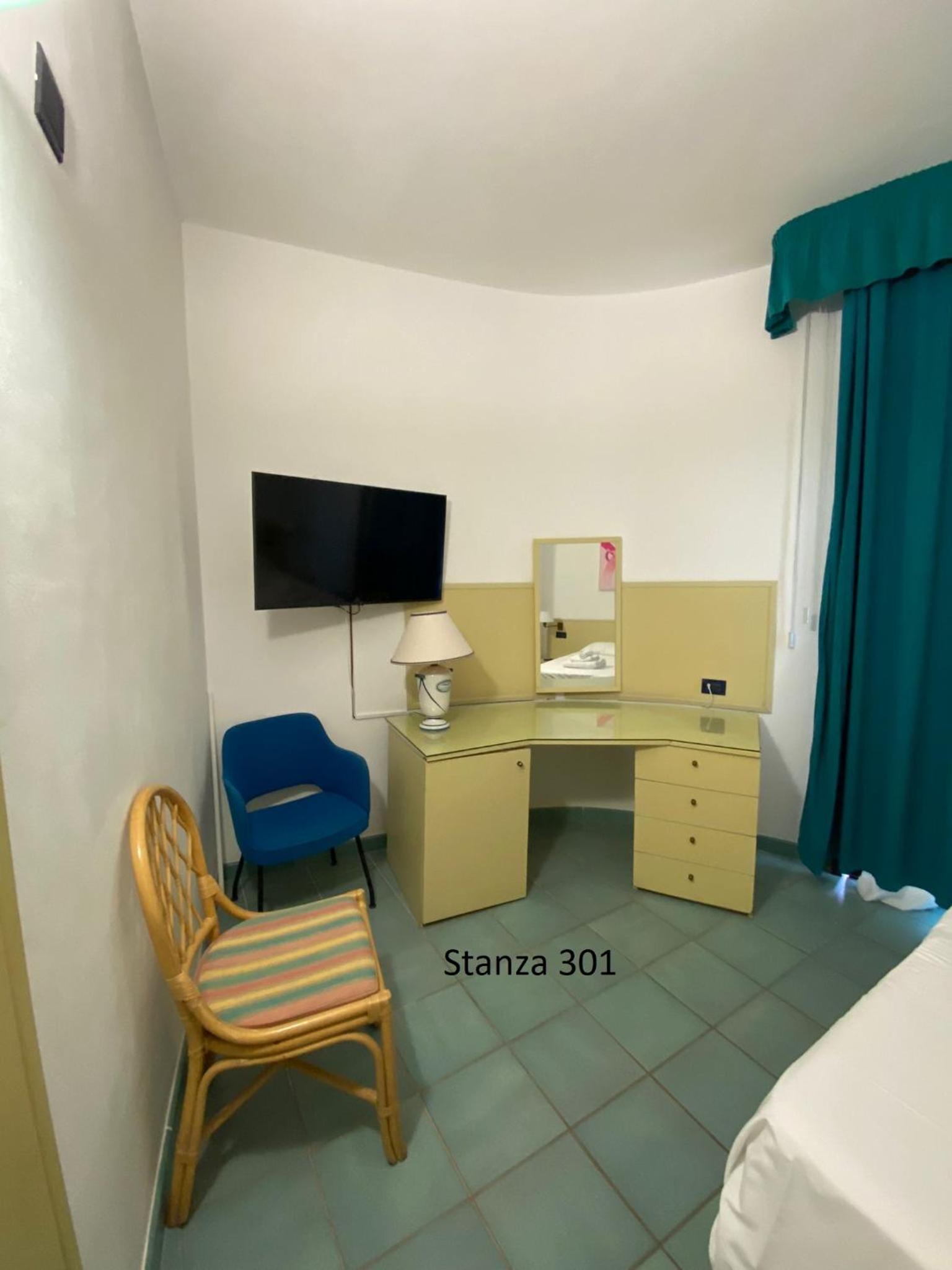 Double Room with Sea View photo 2