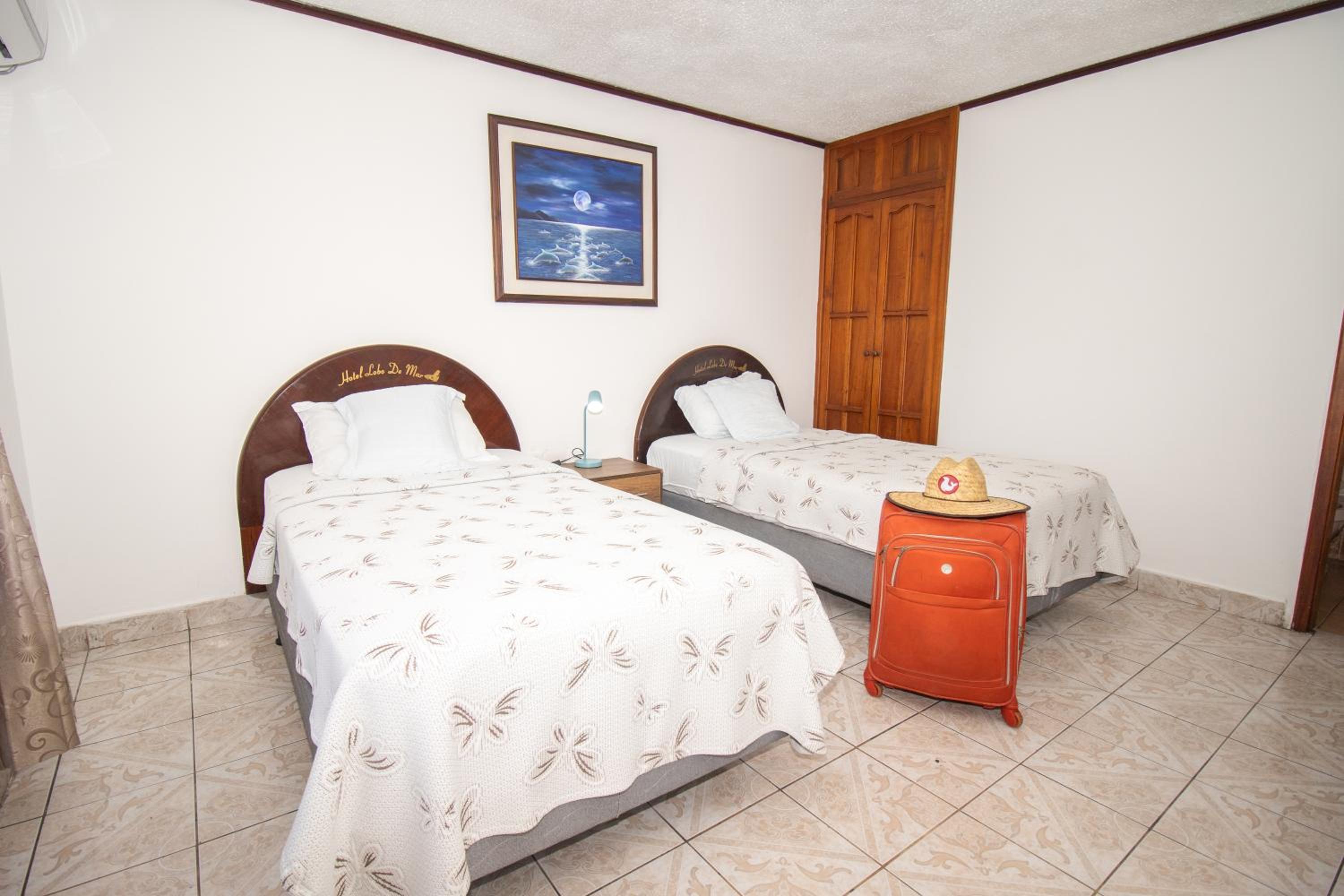 Standard Twin Room photo 2