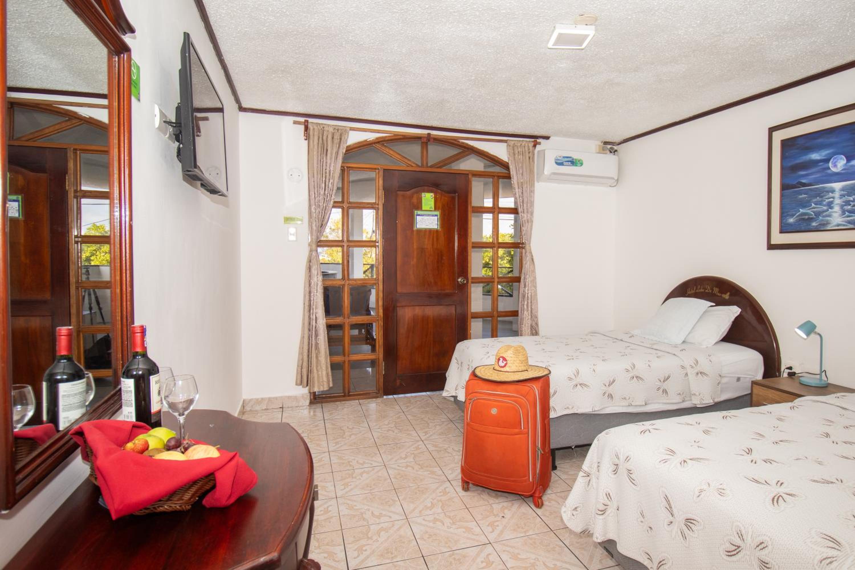 Standard Twin Room photo 3