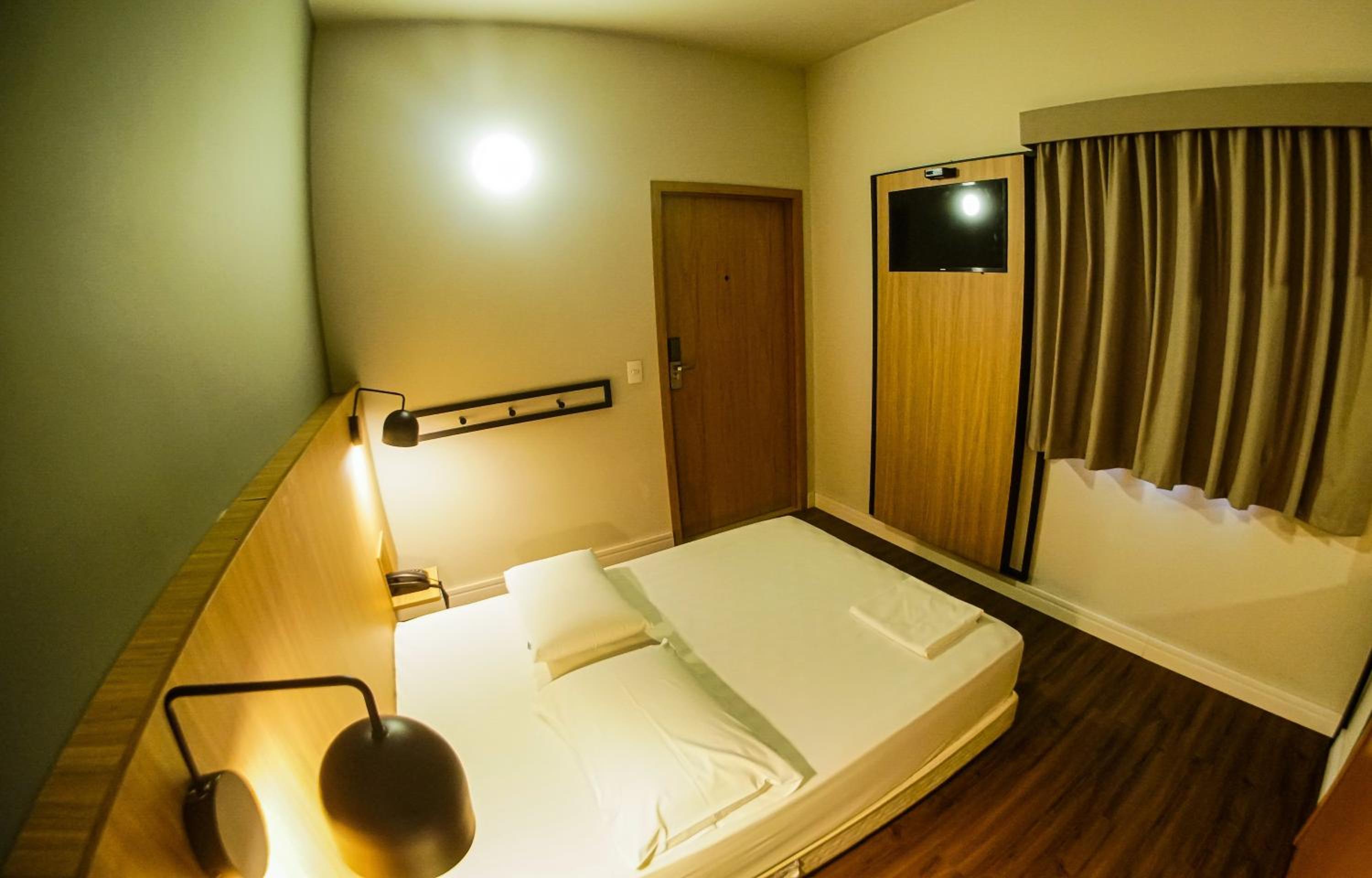Queen Room - Disability Access photo 1