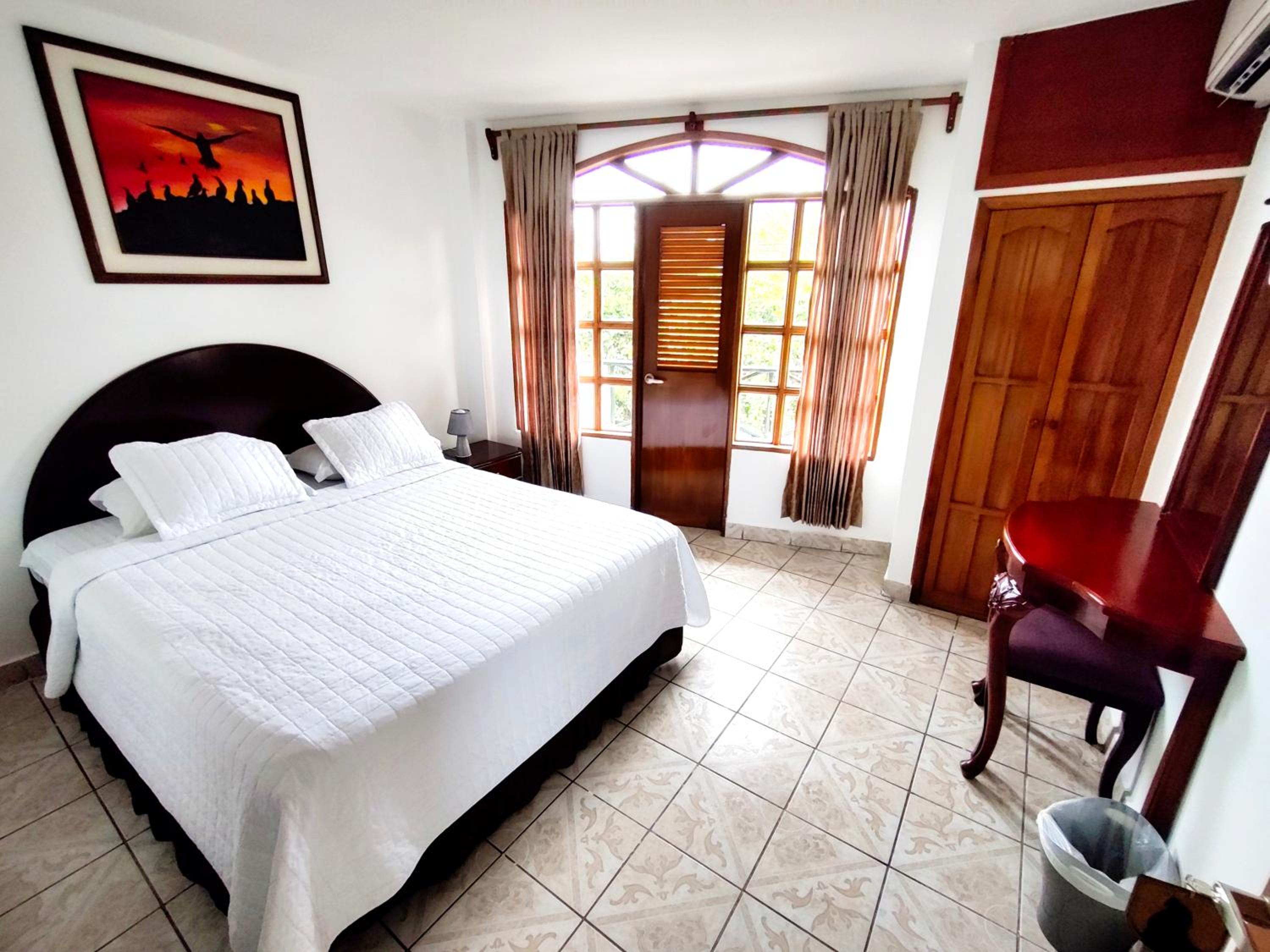 Queen Room photo 3