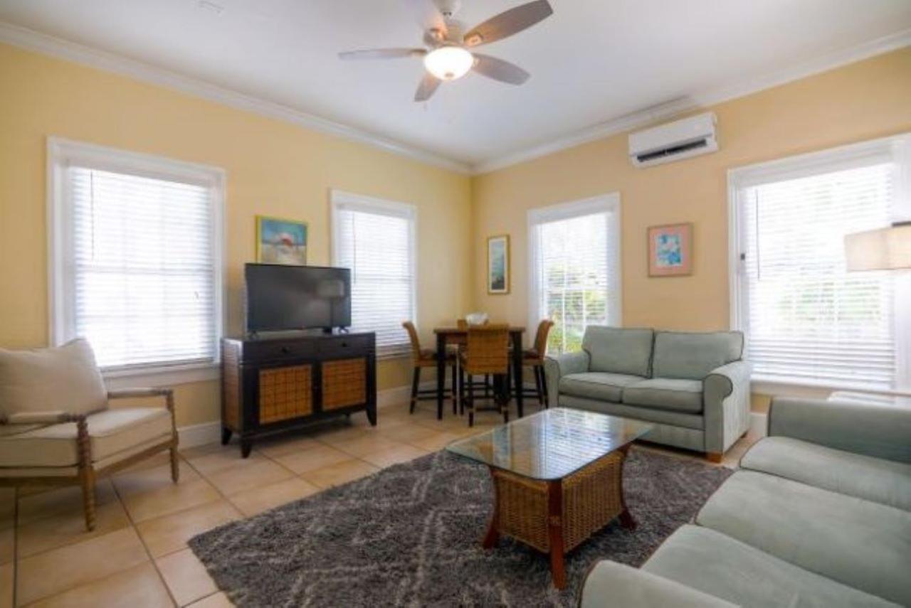 King Room with Sofa Bed ( Town Home Fleming’s Veranda )  - Photo 6