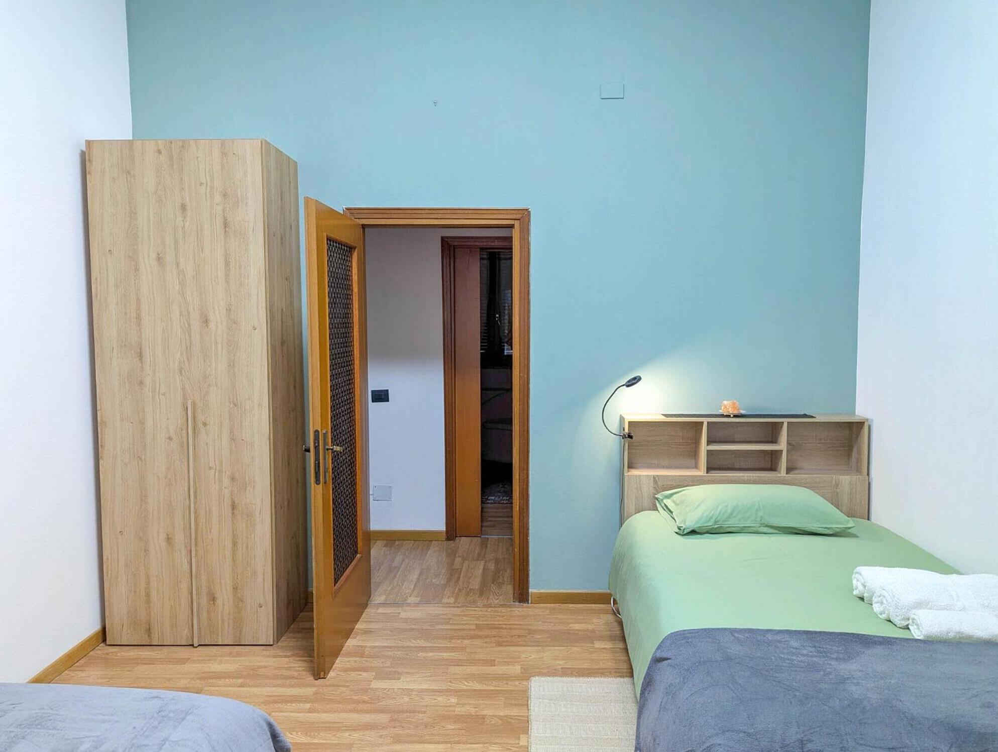 Standard Twin Room With Shared Bathroom