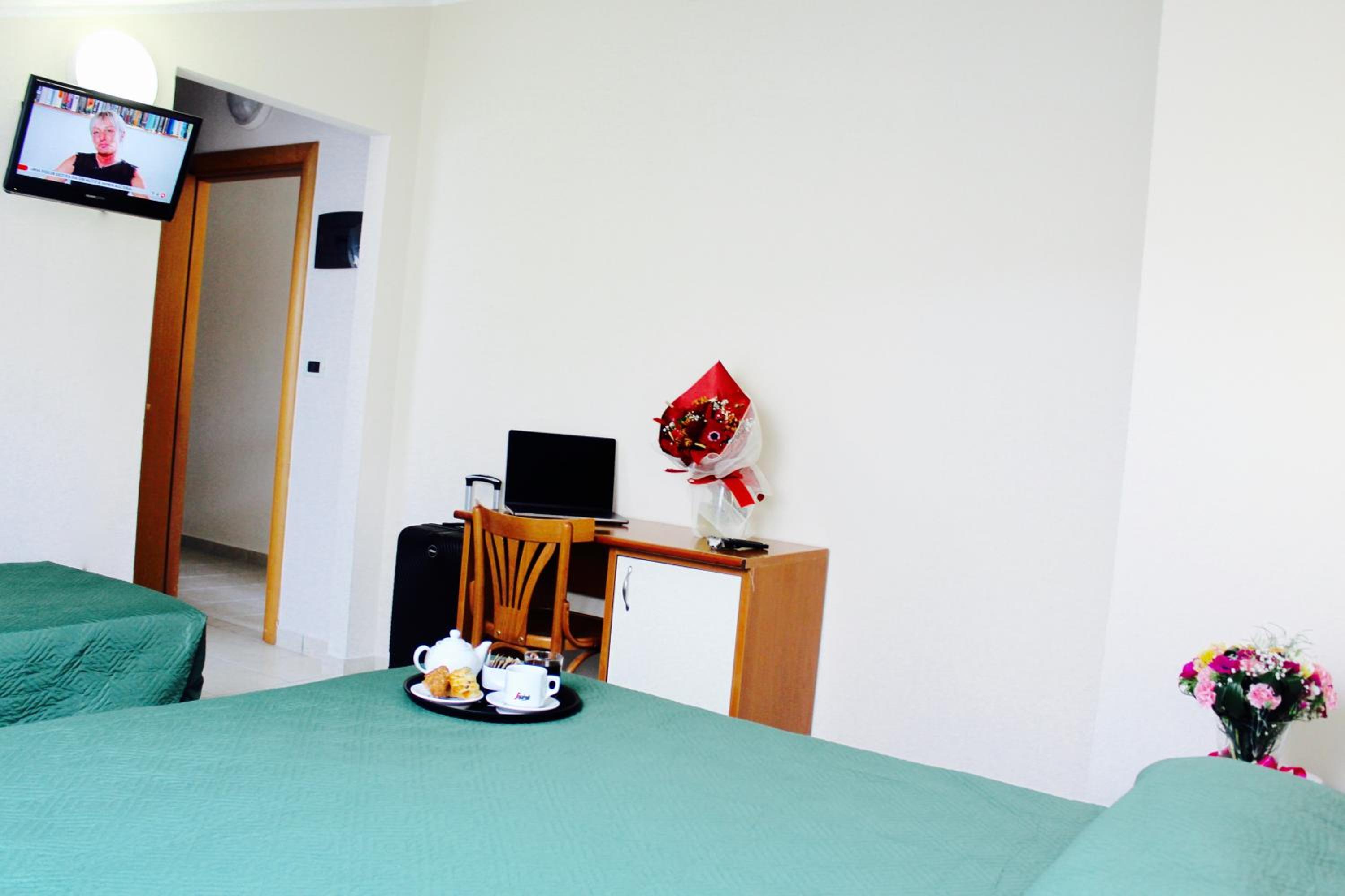 Economy Quadruple Room photo 1