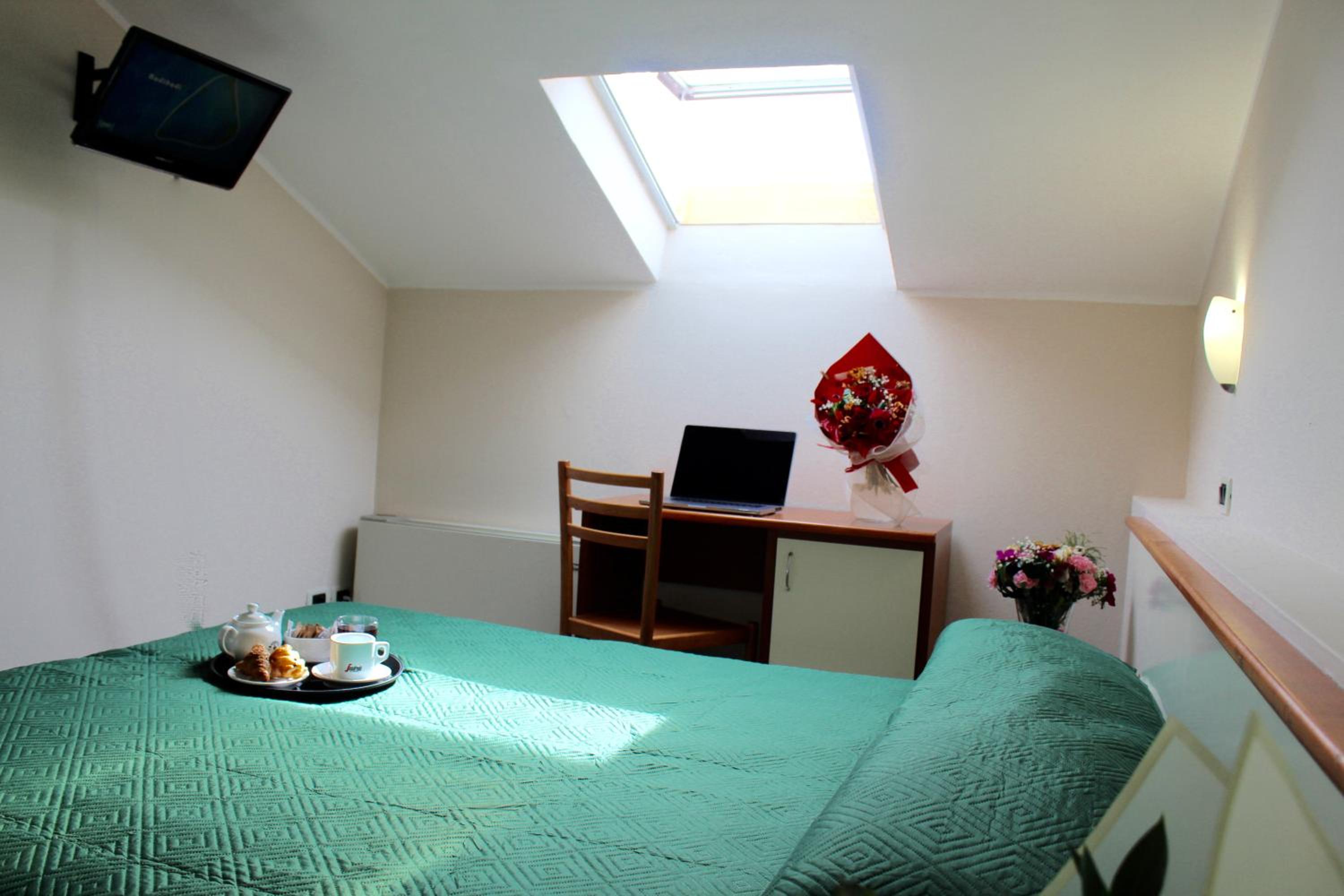 Economy Double or Twin Room photo 3
