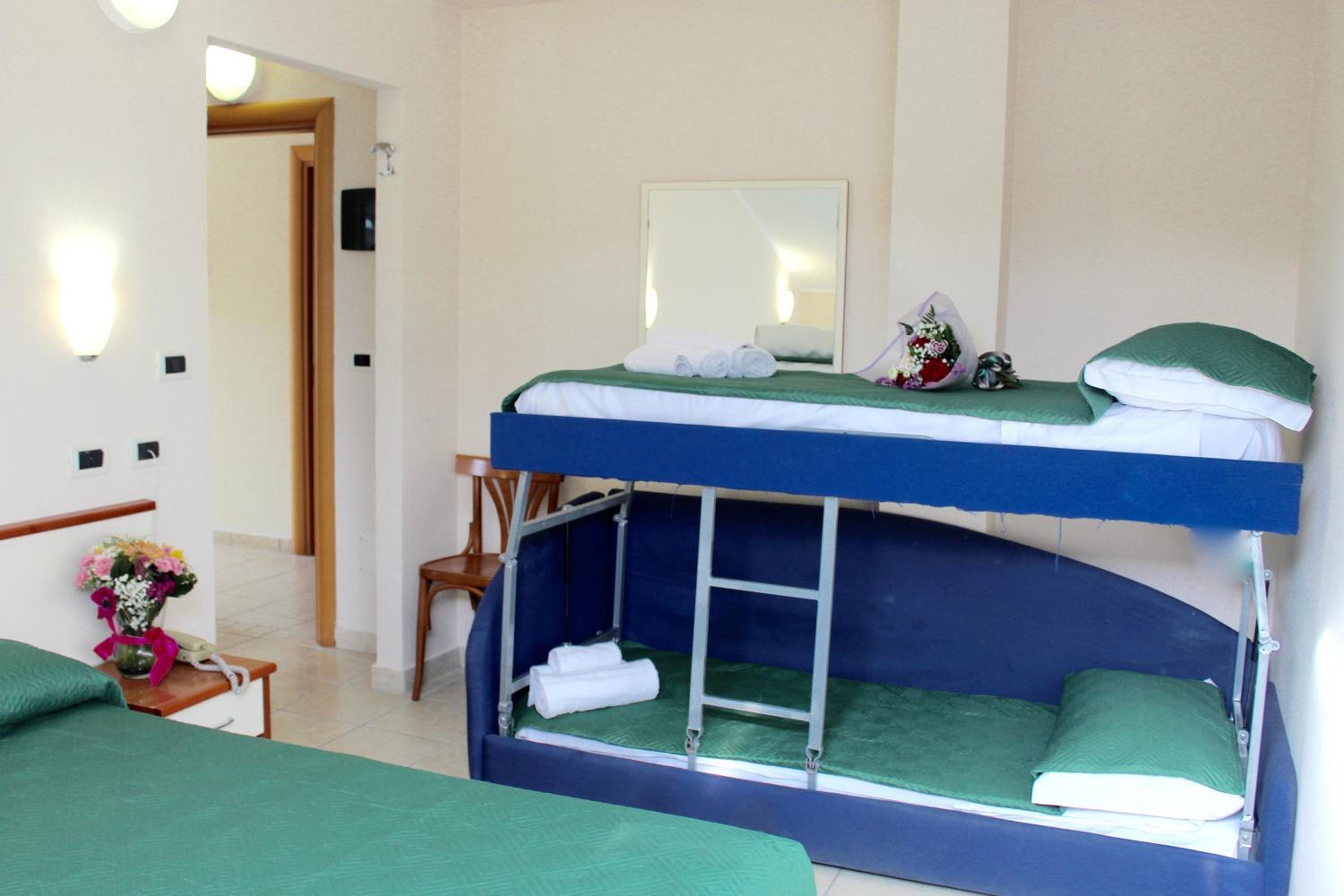 Triple Room with Balcony photo 3