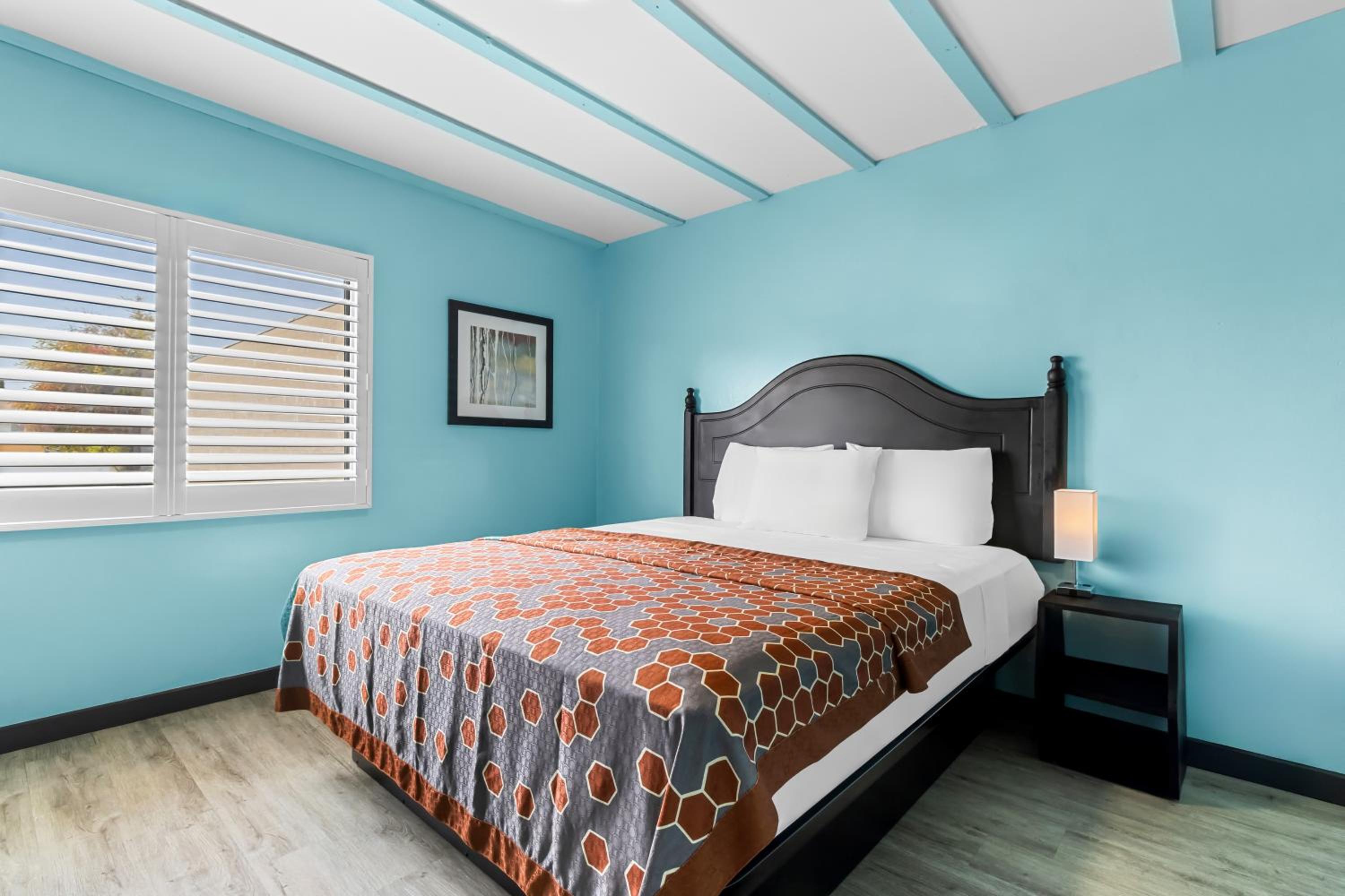 Rodeway Inn & Suites North Hollywood Burbank Flughafen - Universal Area, Foto 2
