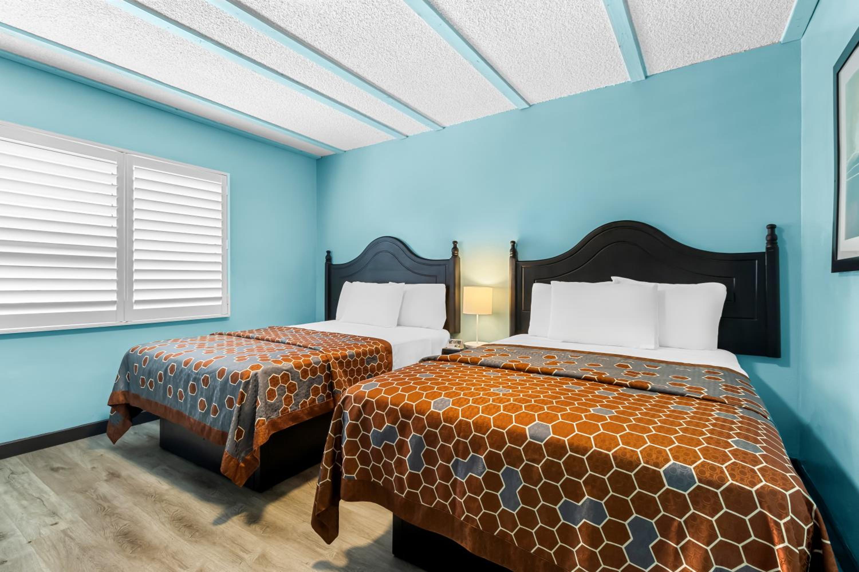 Queen Room With Two Queen Beds
