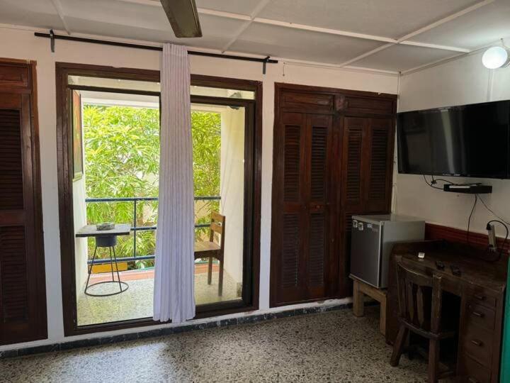 King Suite with Balcony photo 2