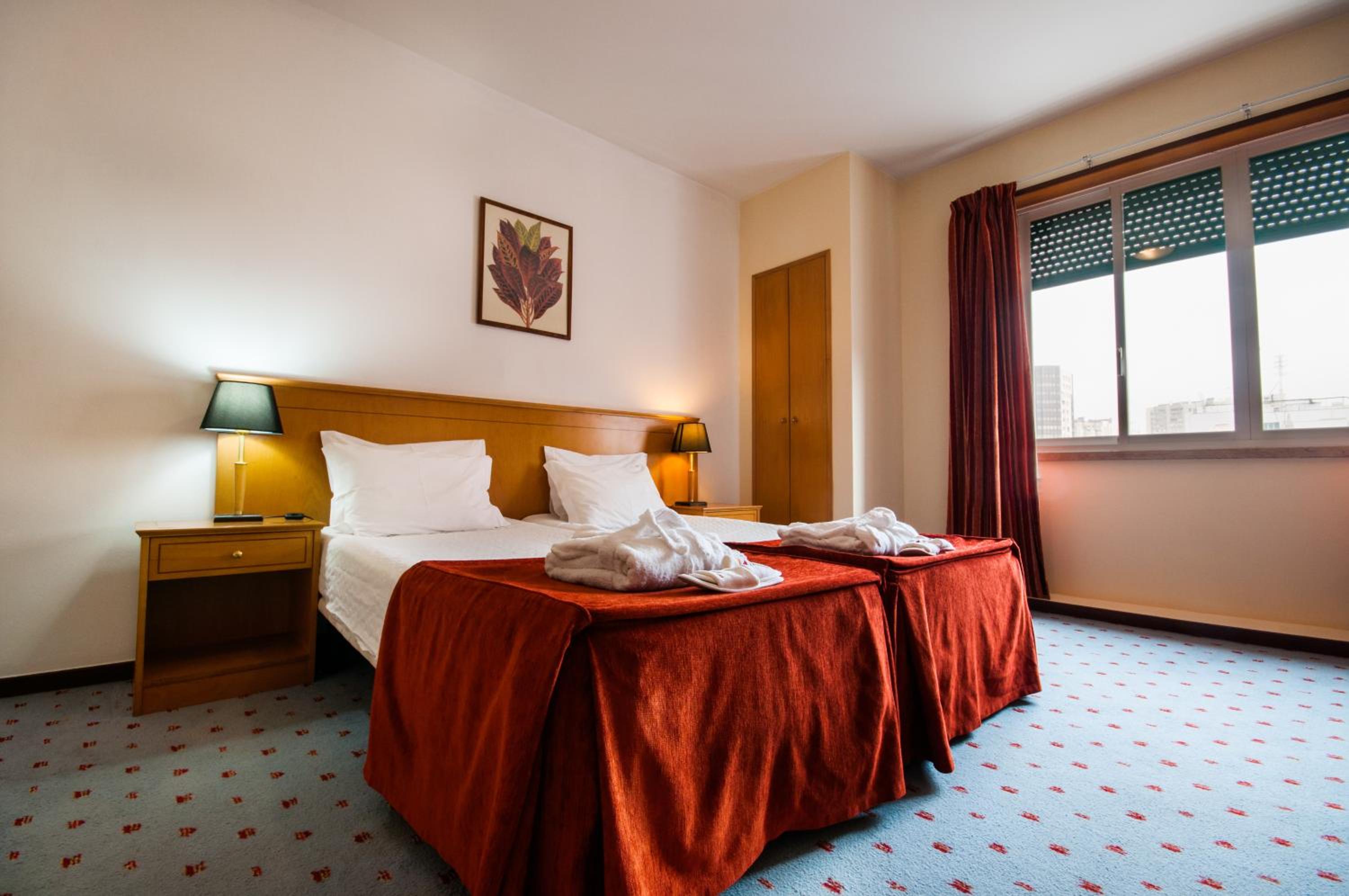 Double or Twin Room - Photo 9