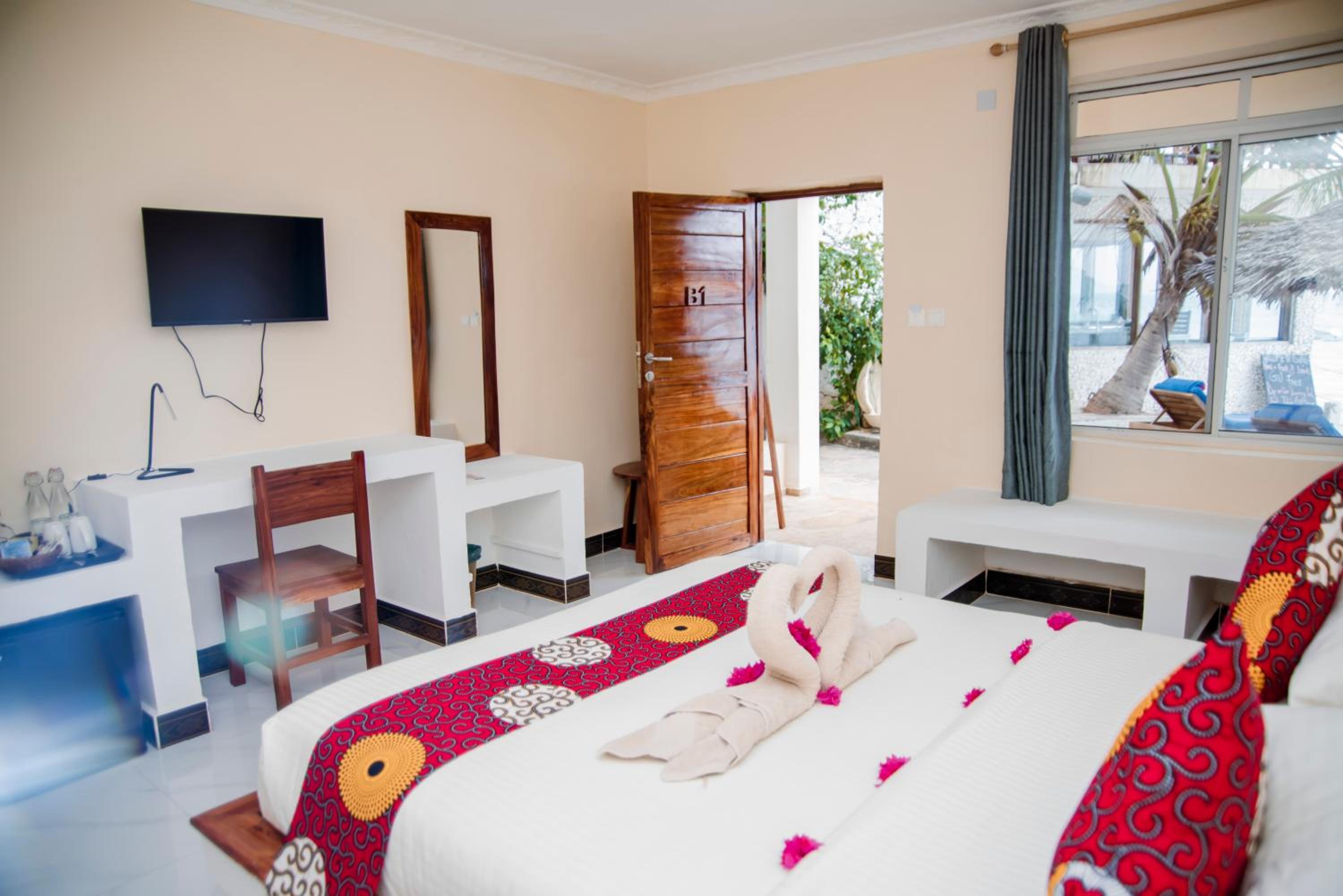 Standard Queen Room