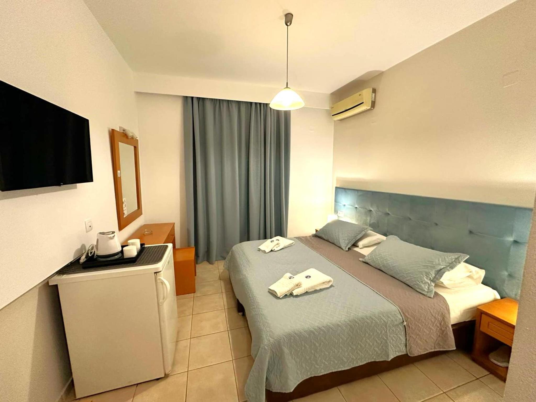 Double/Twin Room - Photo 1