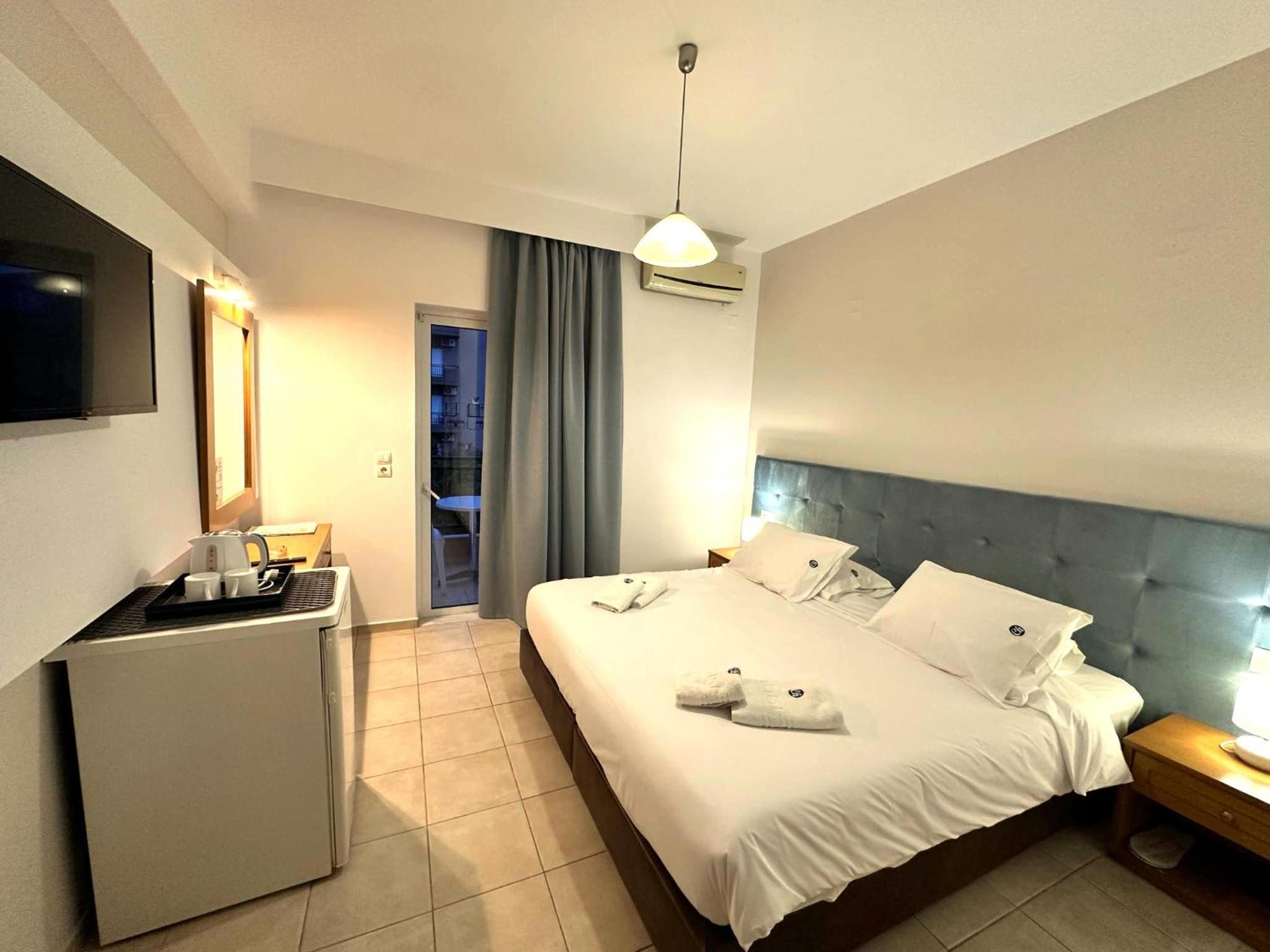 Double/Twin Room - Photo 2