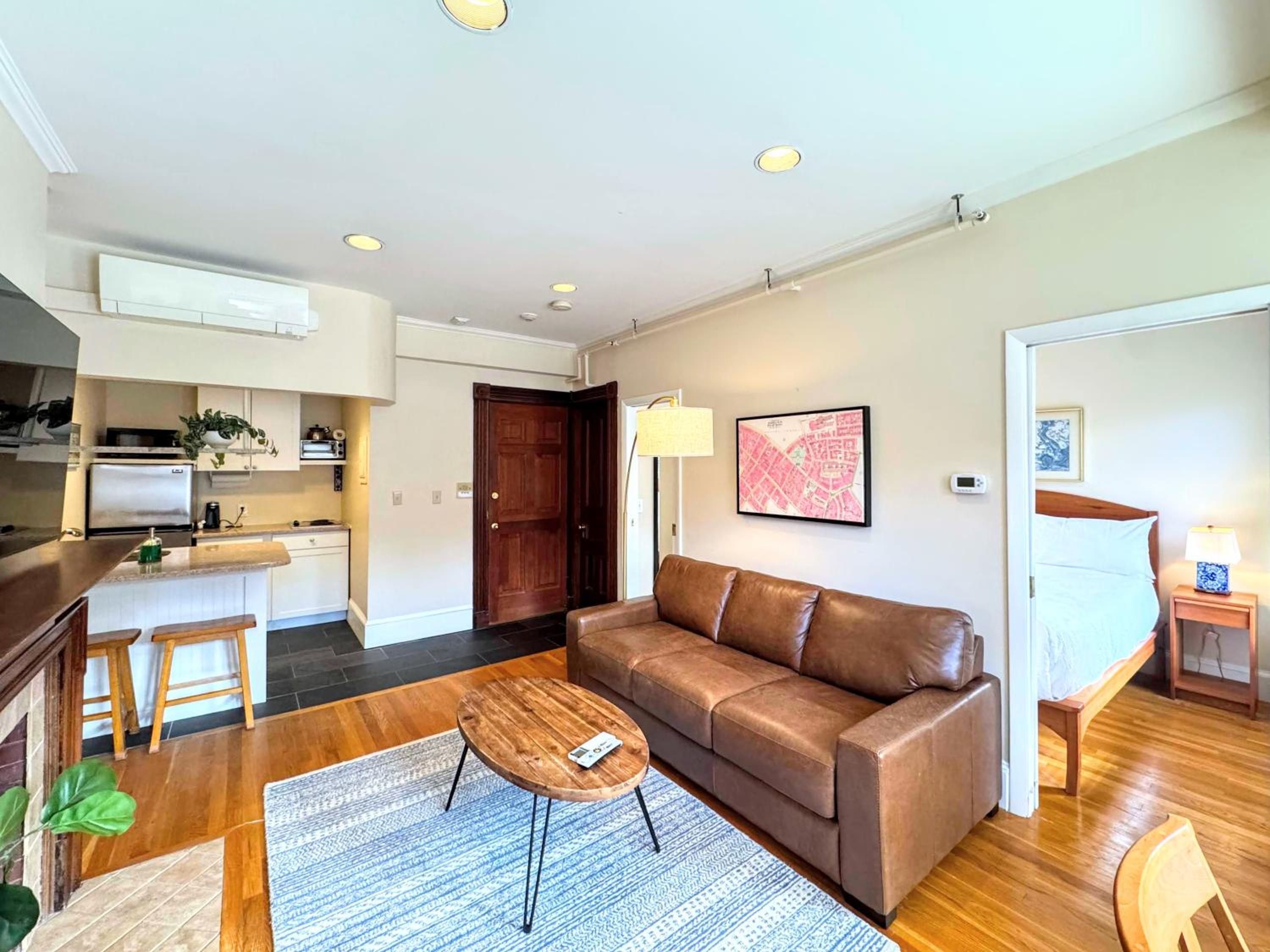 One-Bedroom Suite - Photo 1
