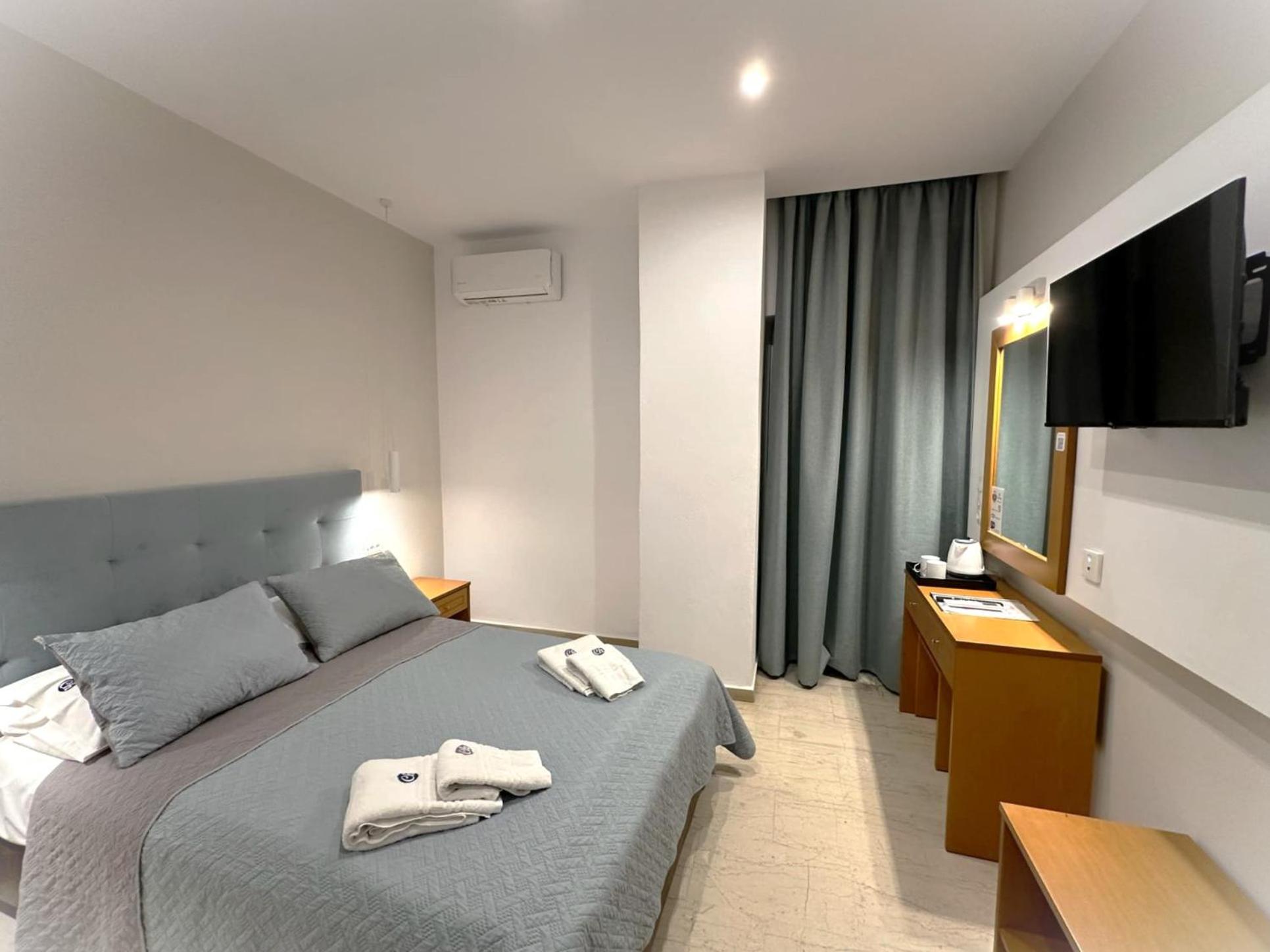 Double/Twin Room - Photo 4