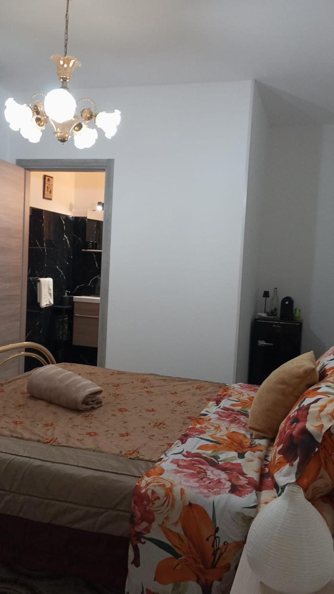 One-Bedroom House - Photo 9