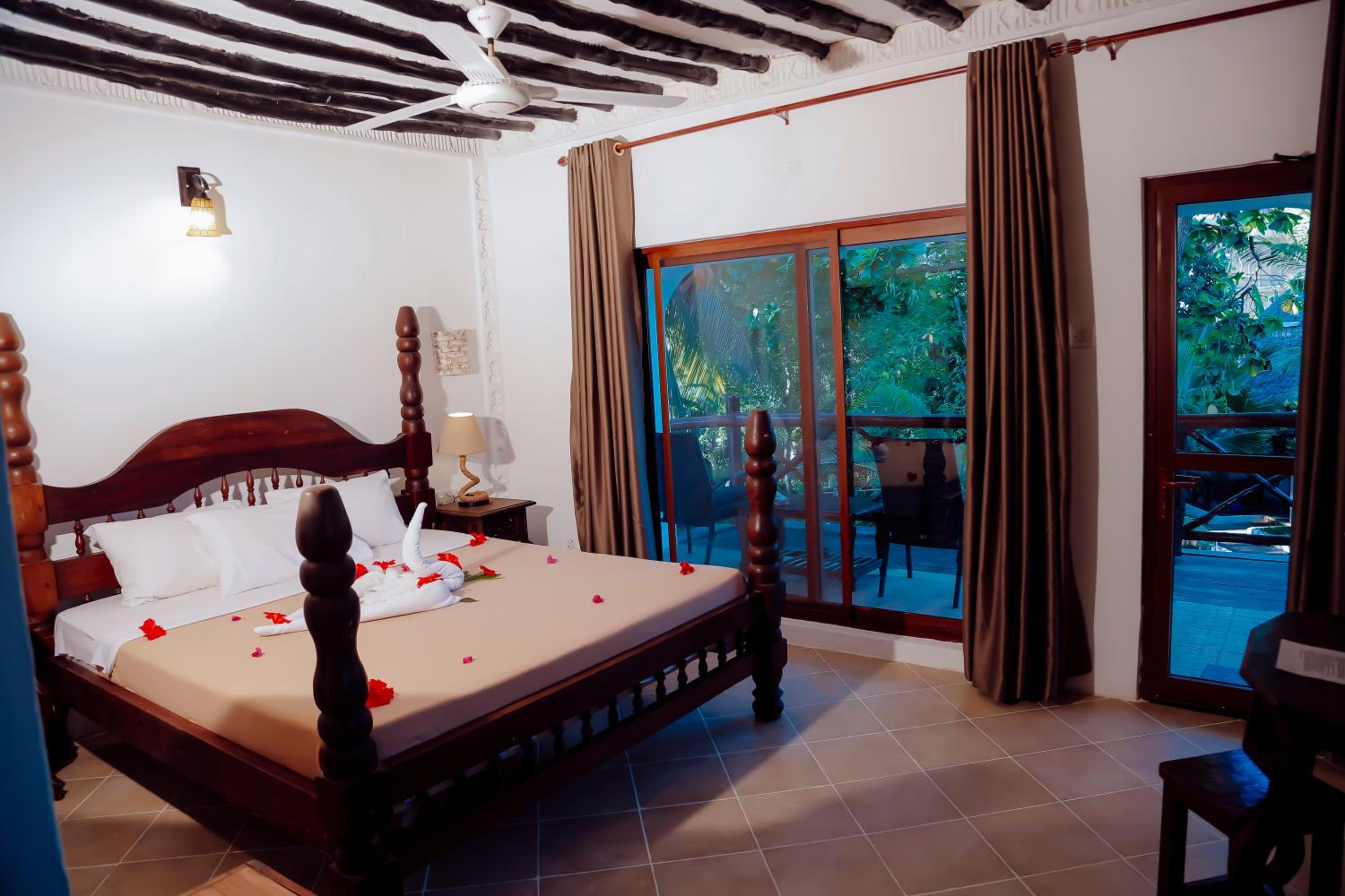 Standard Double or Twin Room with Garden View photo 2