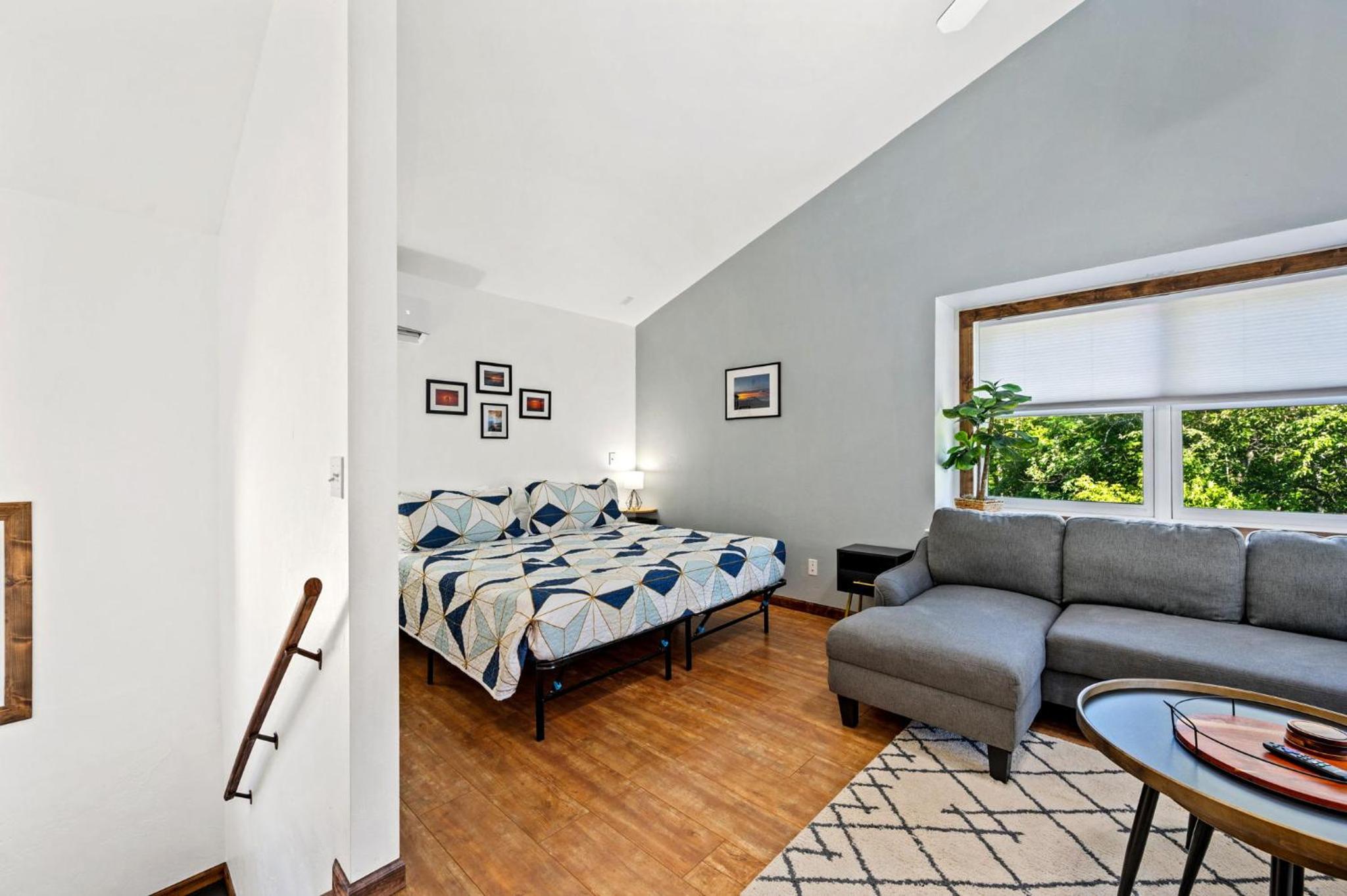 Four-Bedroom House photo 2