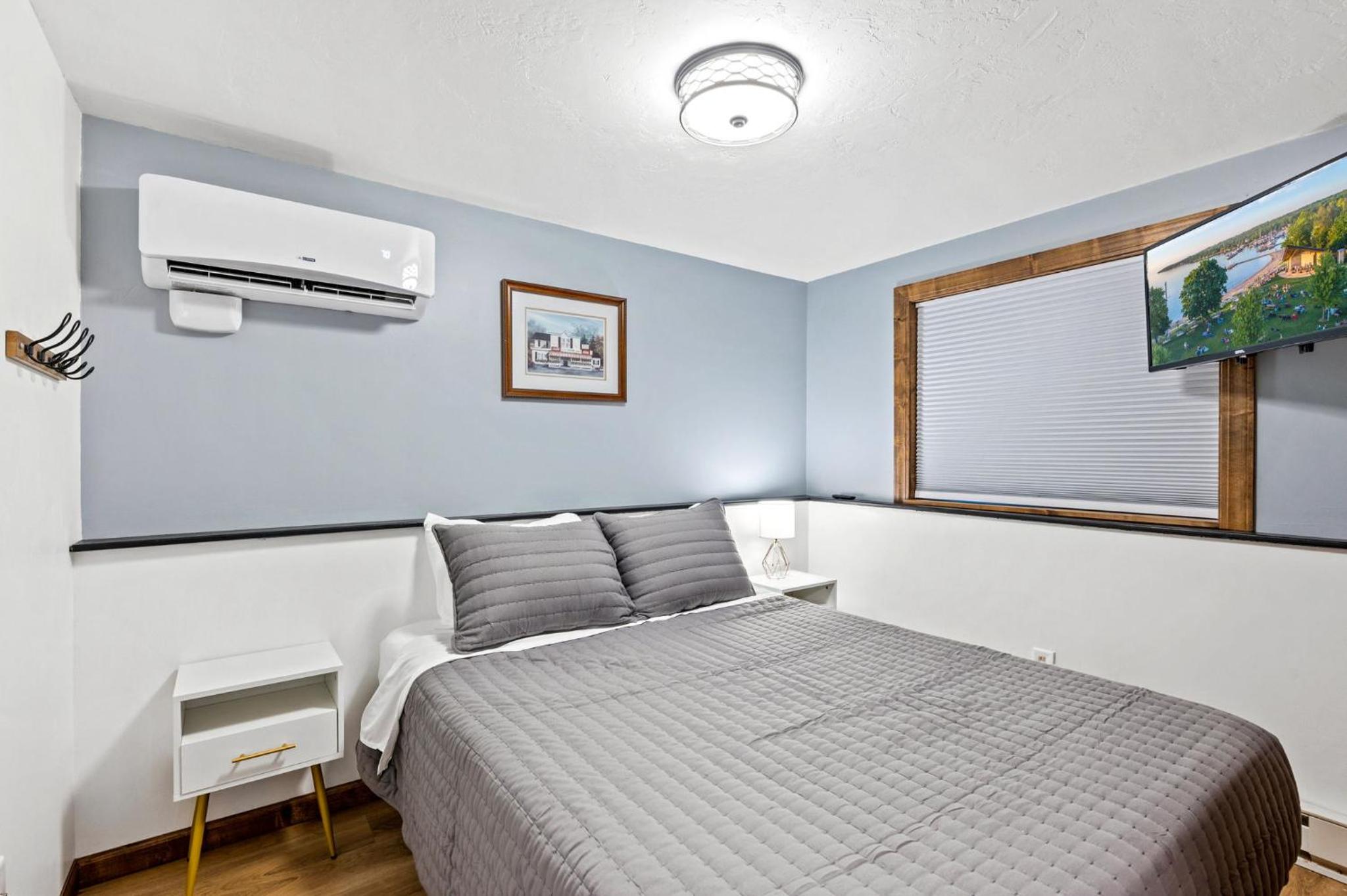 Four-Bedroom House photo 3