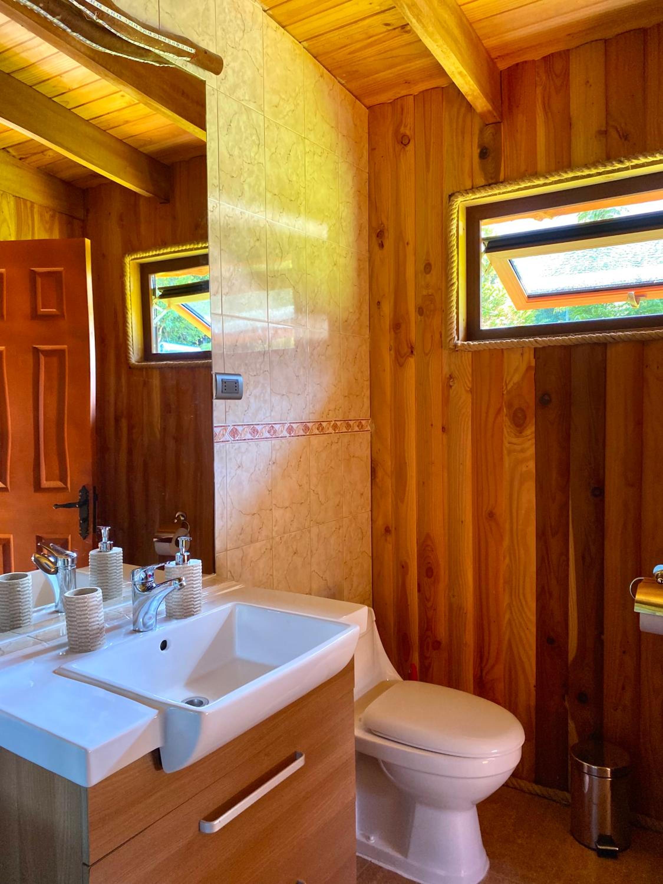 Family Room with Private Bathroom photo 2
