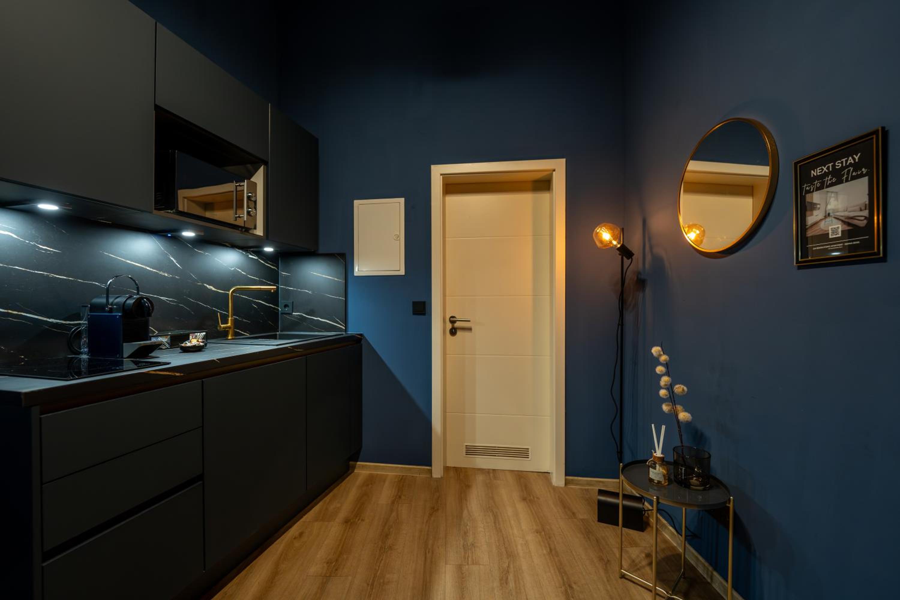 One-Bedroom Apartment photo 2