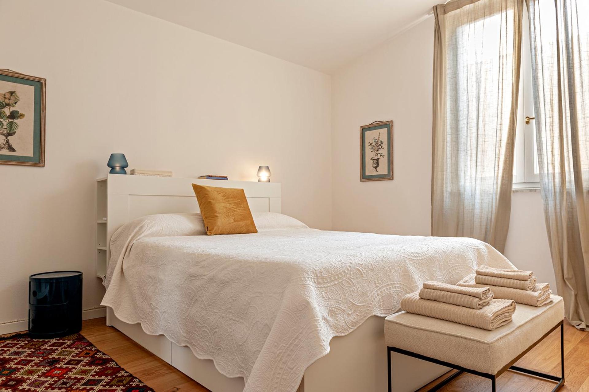 One-Bedroom Apartment photo 2