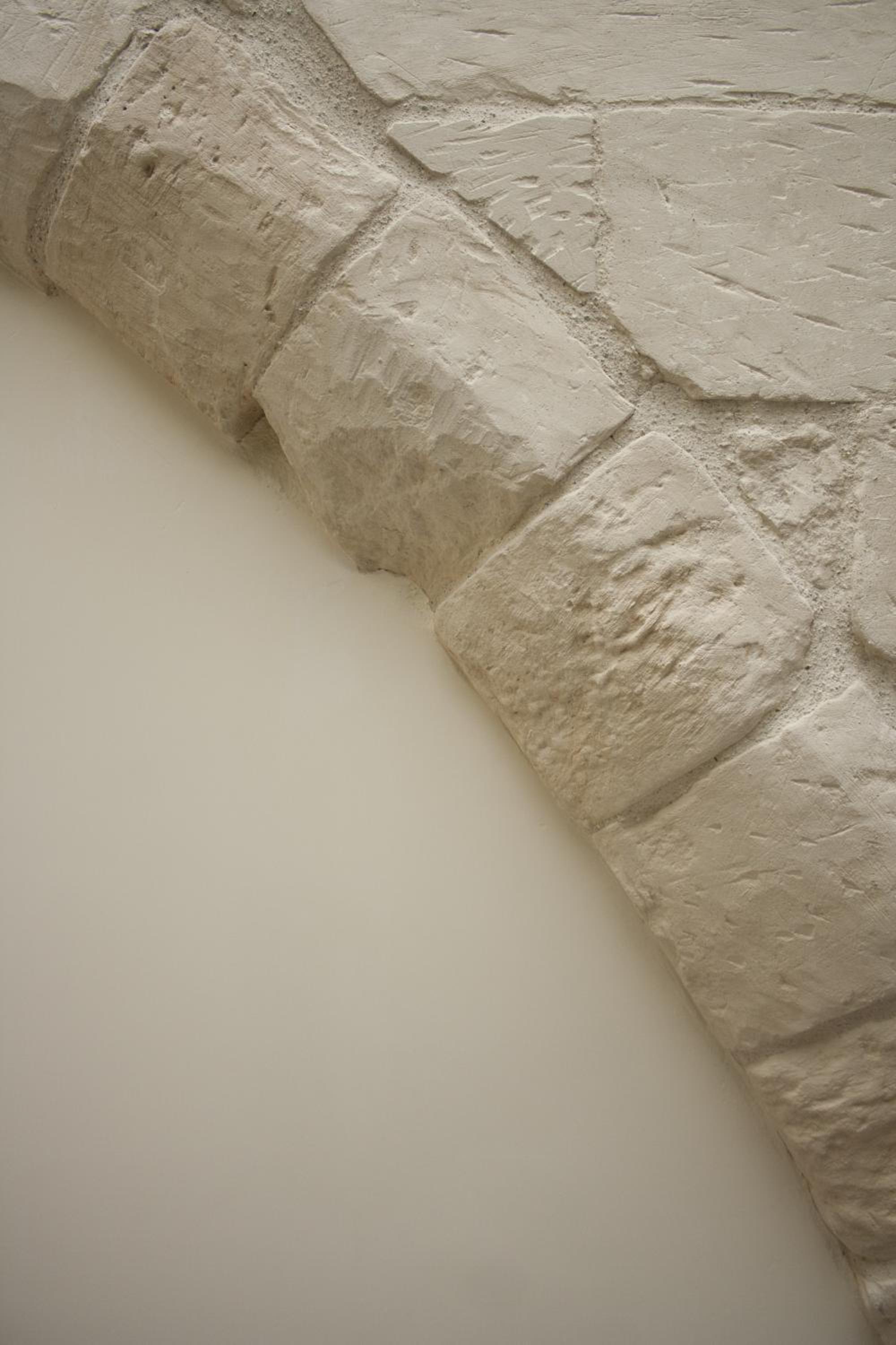 Suite with Ceiling Window - Photo 14