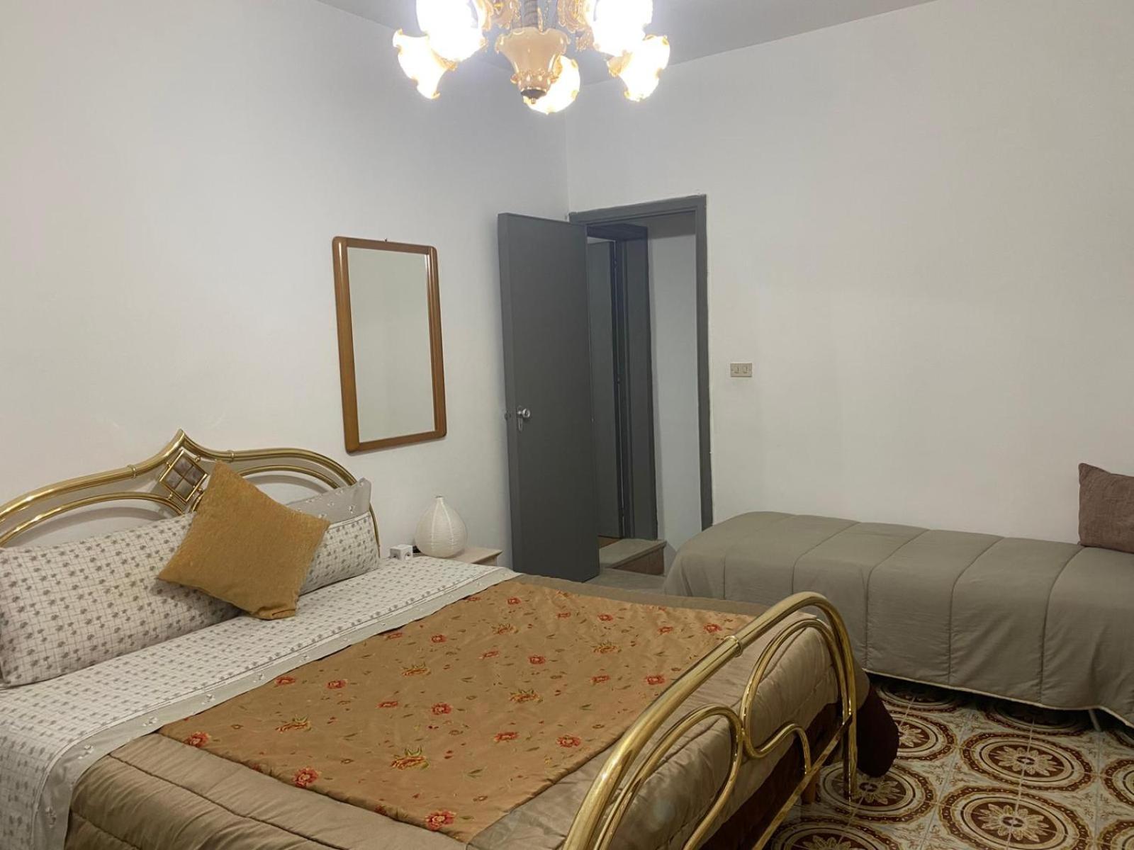 One-Bedroom House - Photo 11