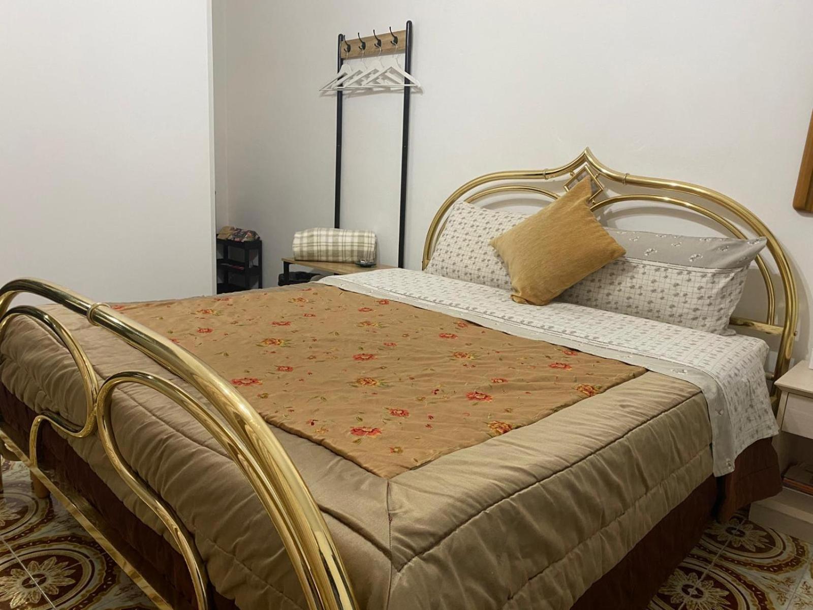 One-Bedroom House - Photo 13
