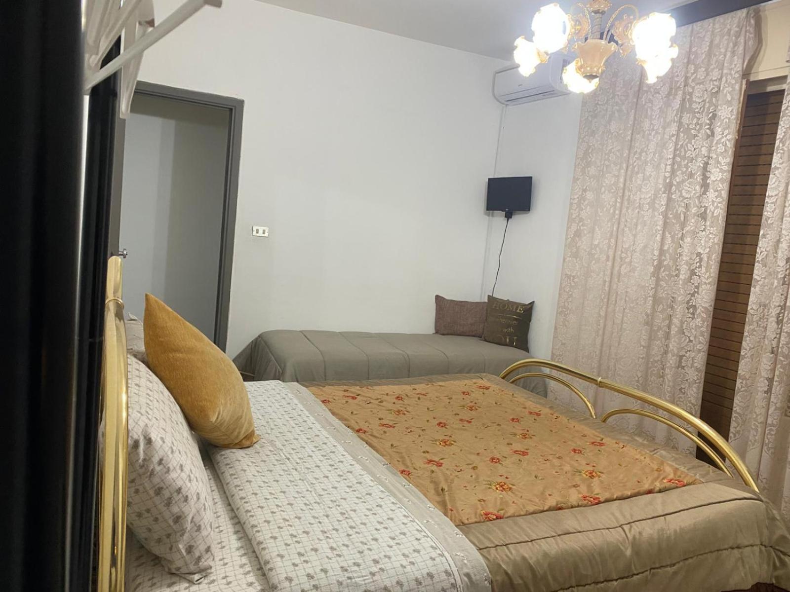 One-Bedroom House - Photo 10