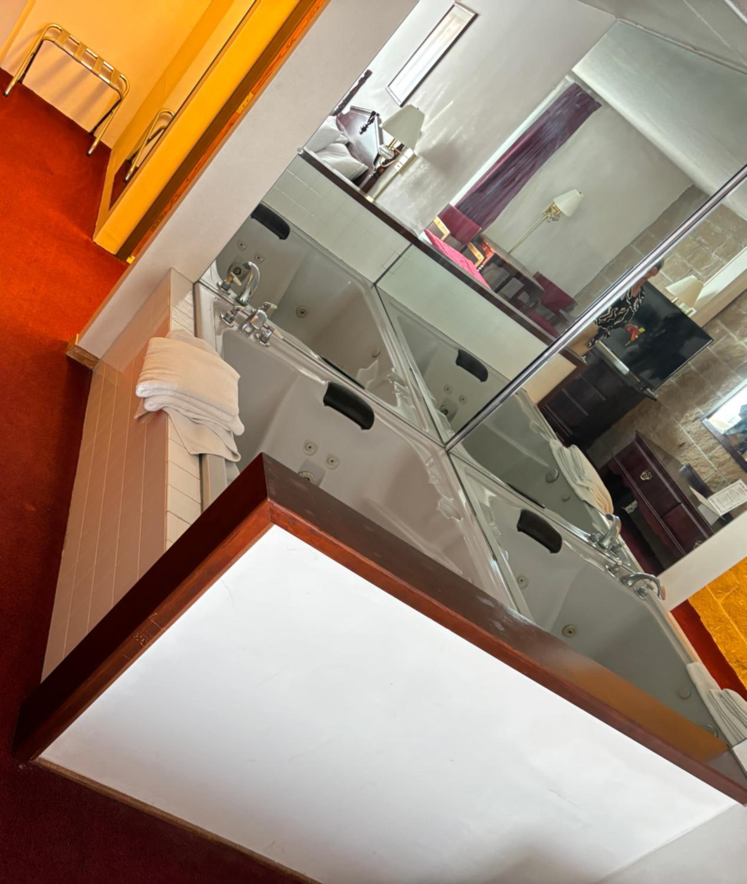 King Room with Spa Bath - Photo 4