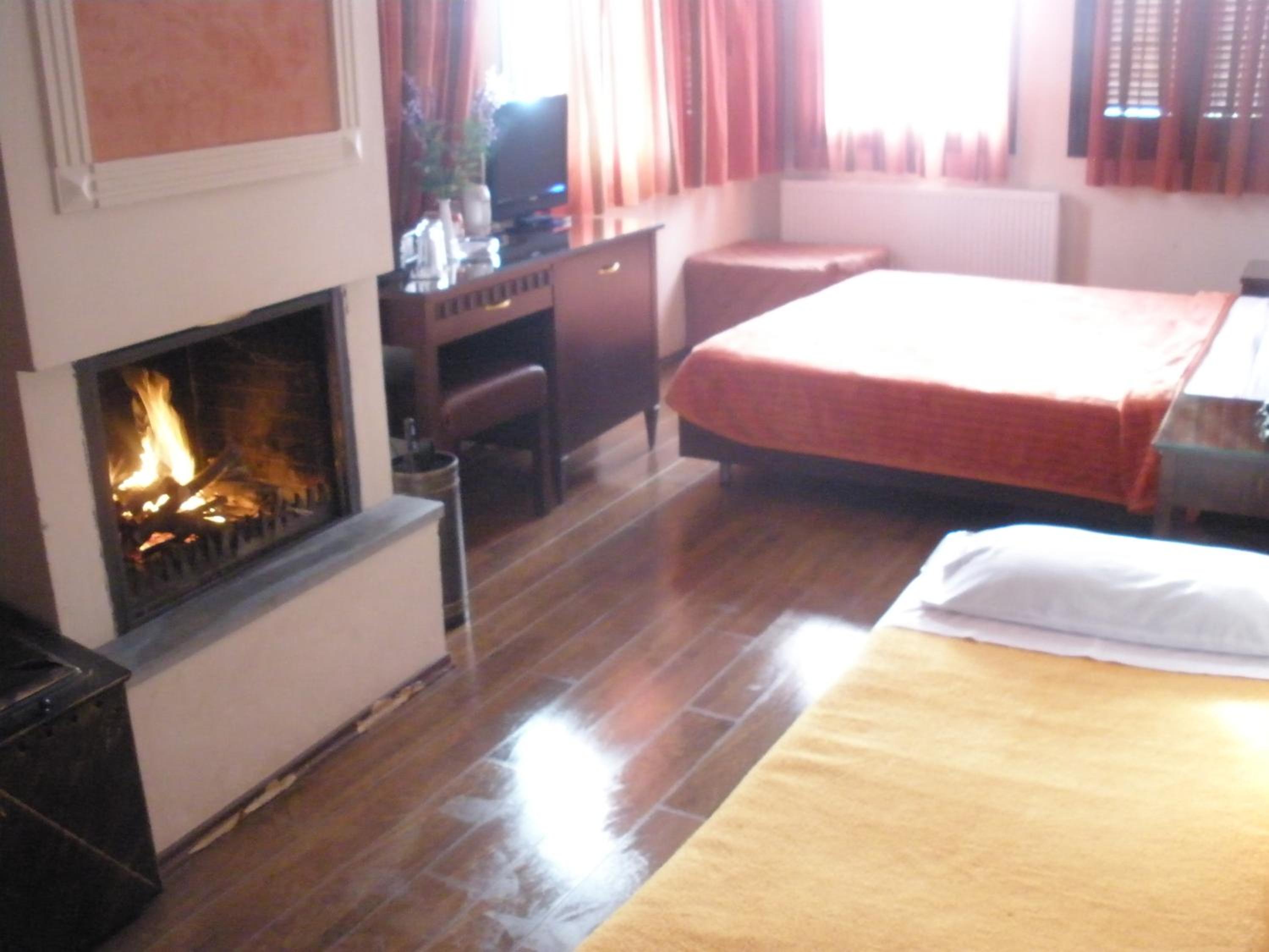 Quadruple Room with Fireplace photo 3