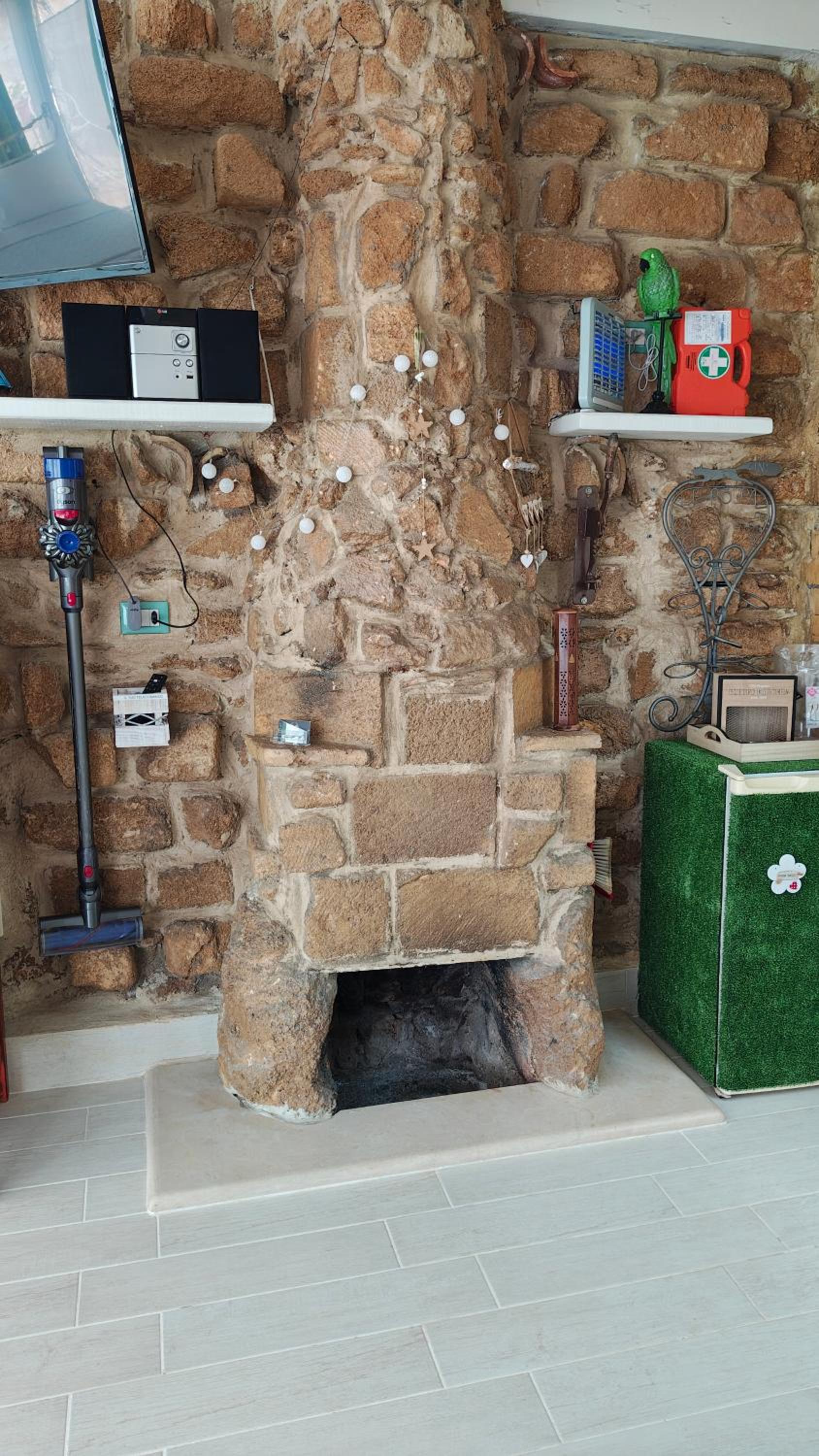 Deluxe Double Room (2 Adults + 1 Child) photo 3