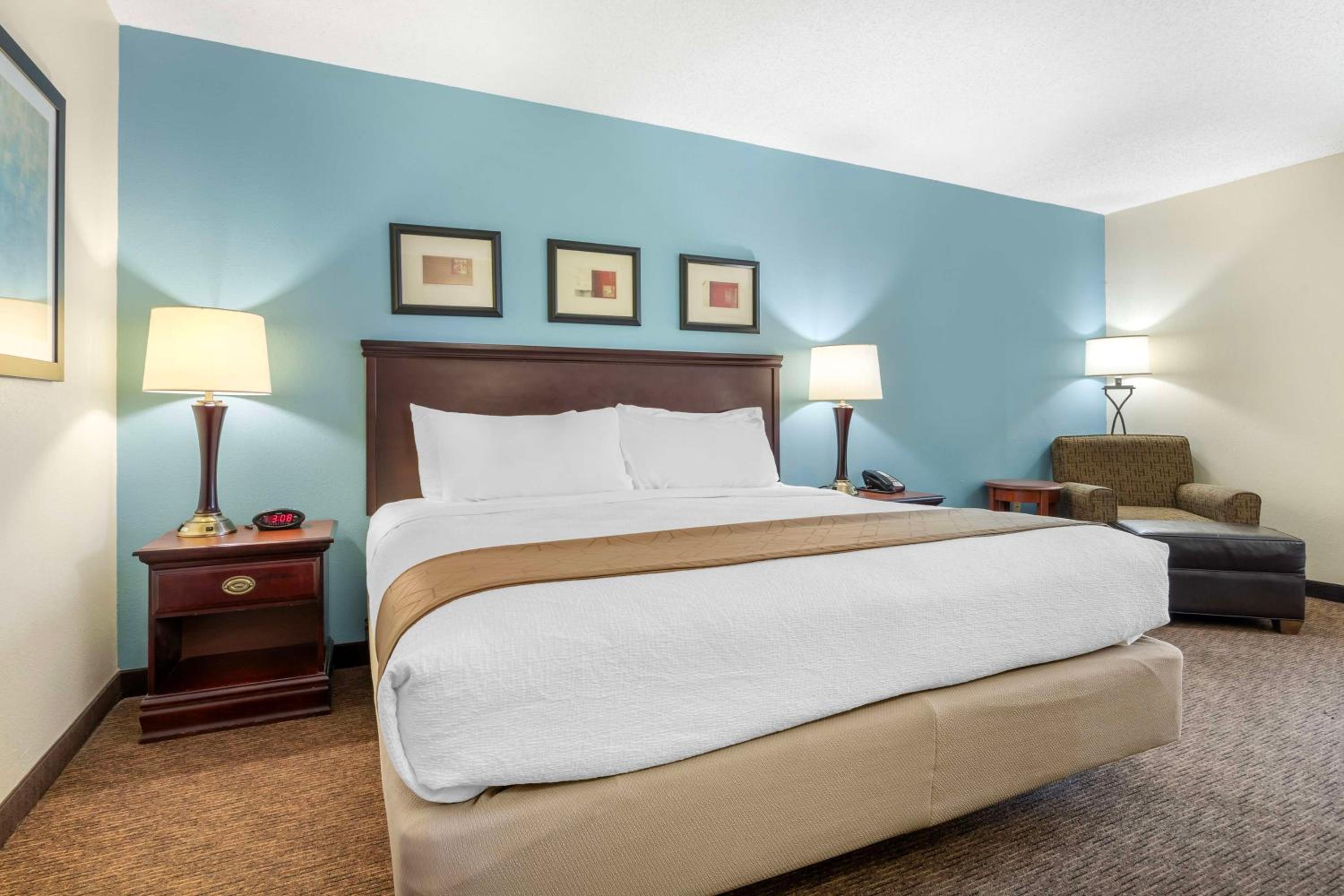 King Room with Bath Tub - Disability Access/Non-Smoking