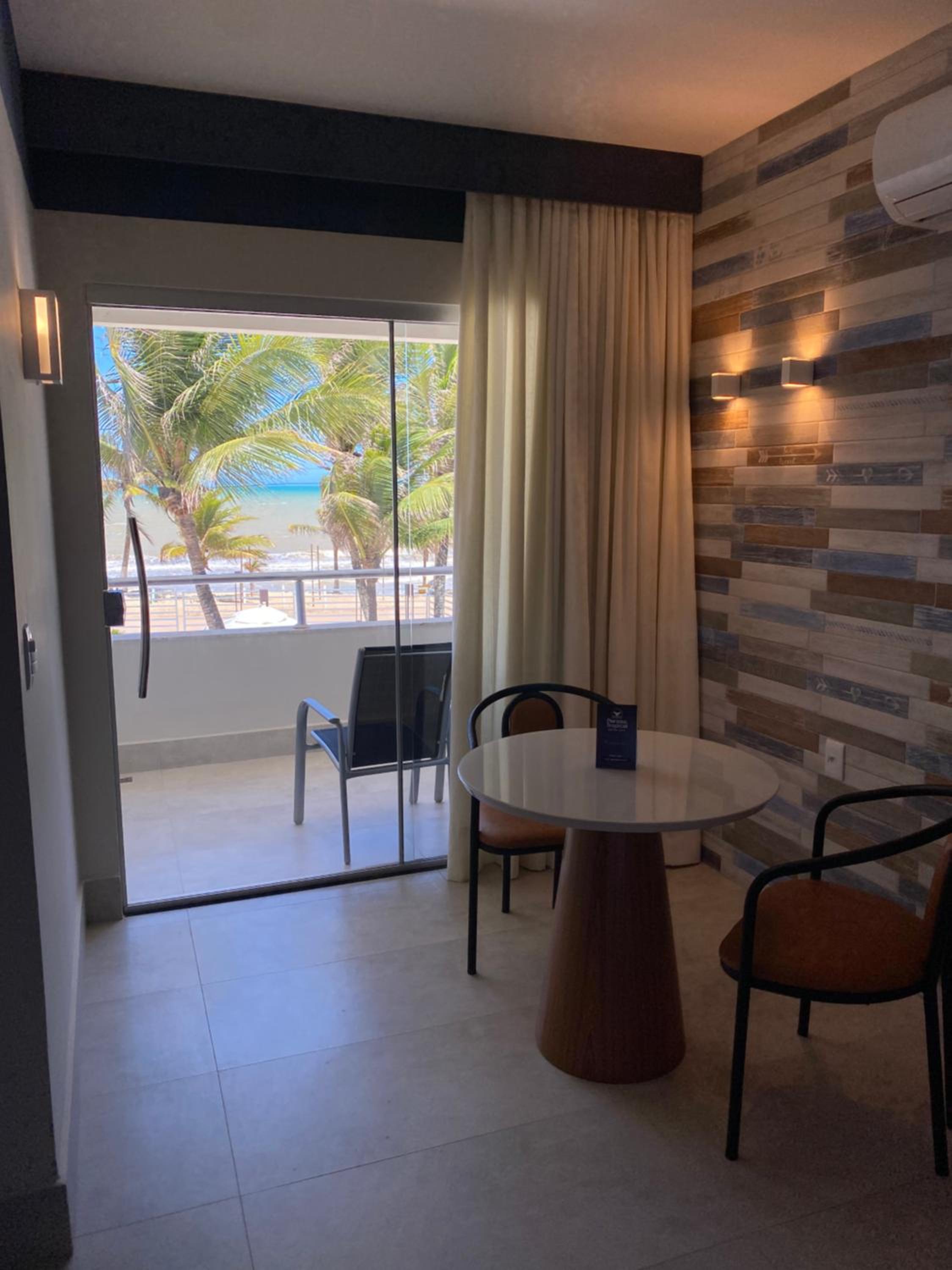 Deluxe Quadruple Room with balcony and sea view - Photo 1