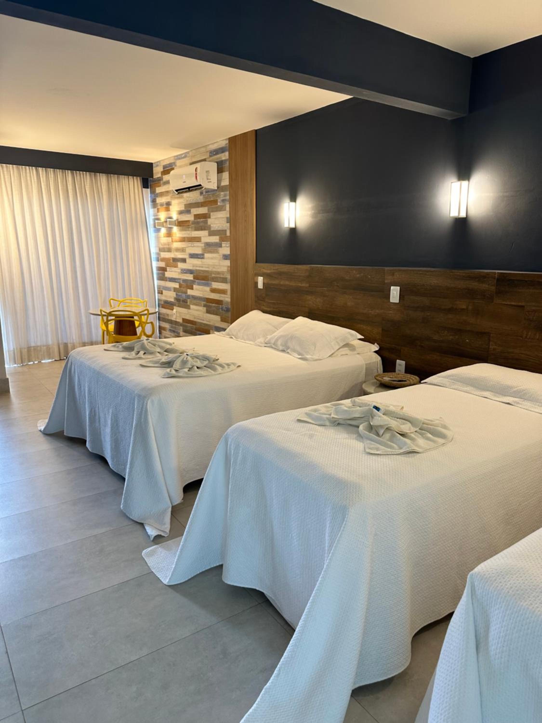 Deluxe Quadruple Room with balcony and sea view - Photo 6