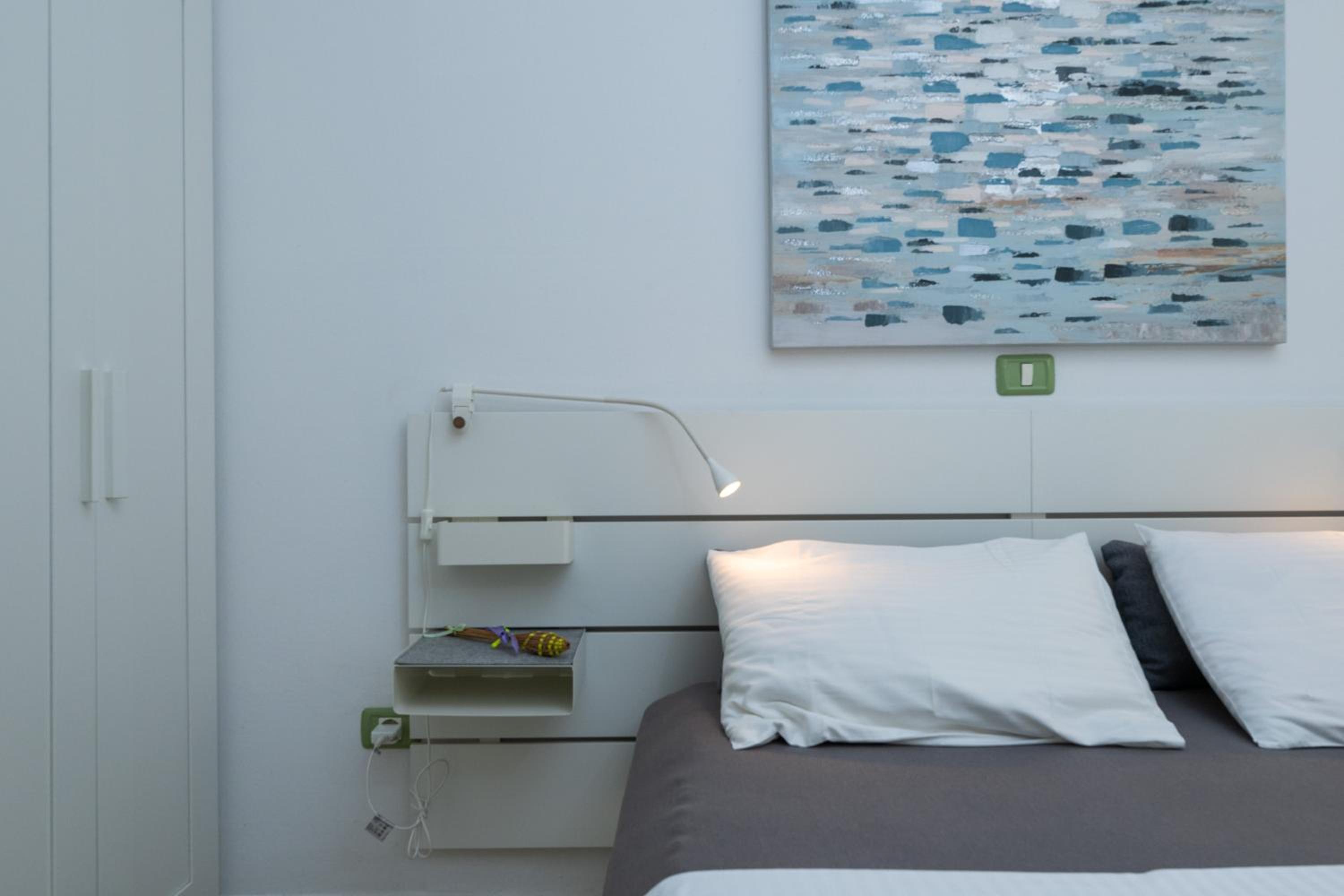 One-Bedroom Apartment - Photo 4