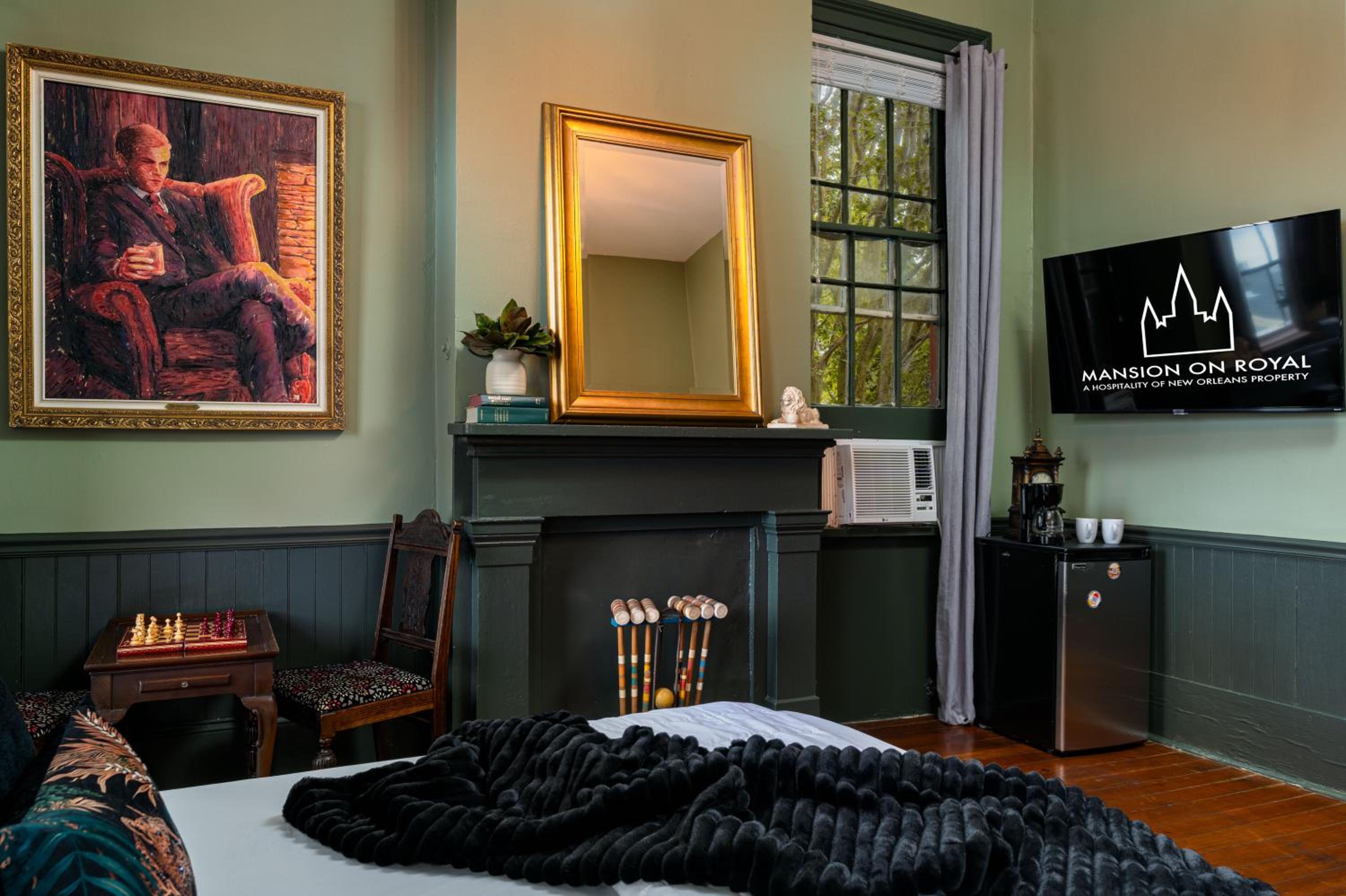 #7 Queen Suite with Balcony - Photo 7