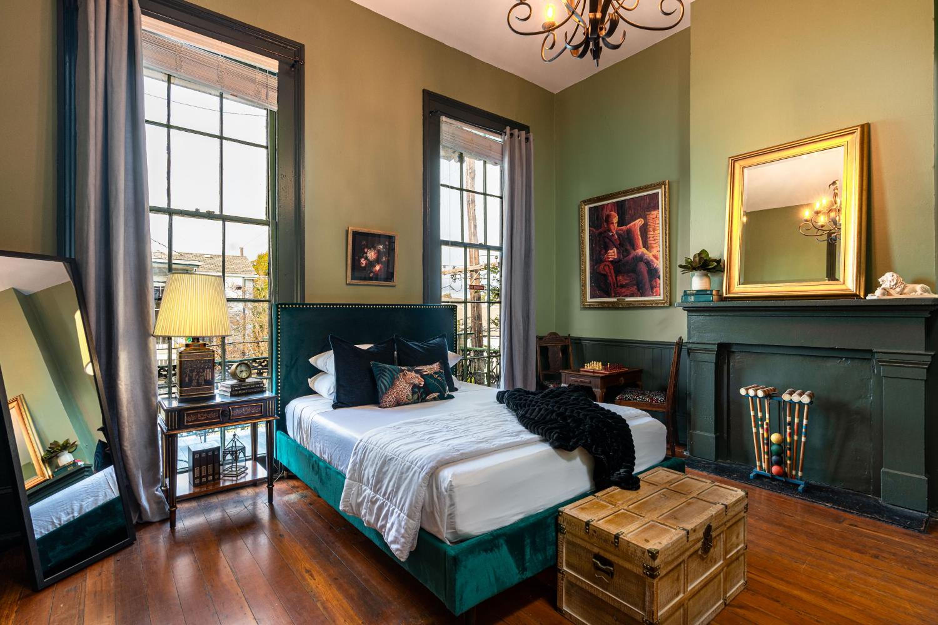 #7 Queen Suite with Balcony - Photo 1